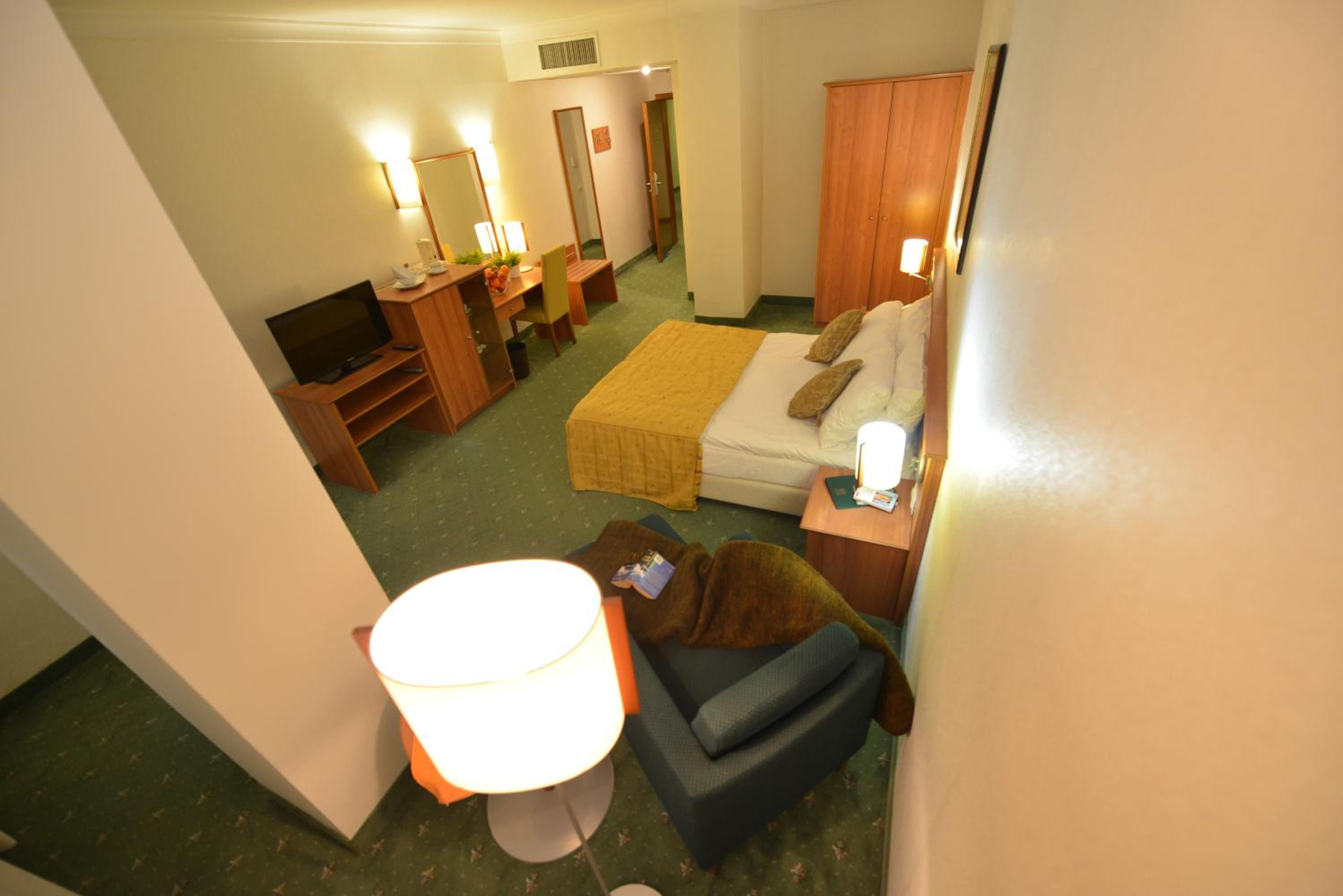 Double Room - Photo 4