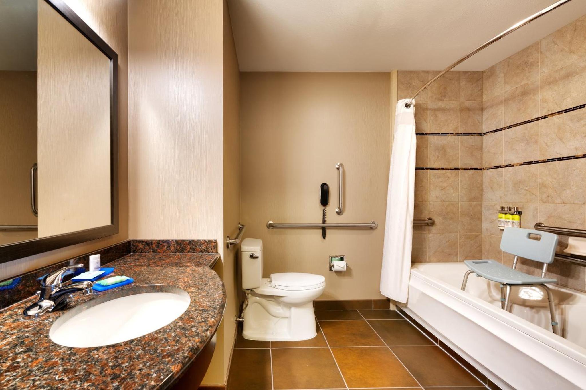 King Room - Mobility Access Tub - Non-Smoking photo 3