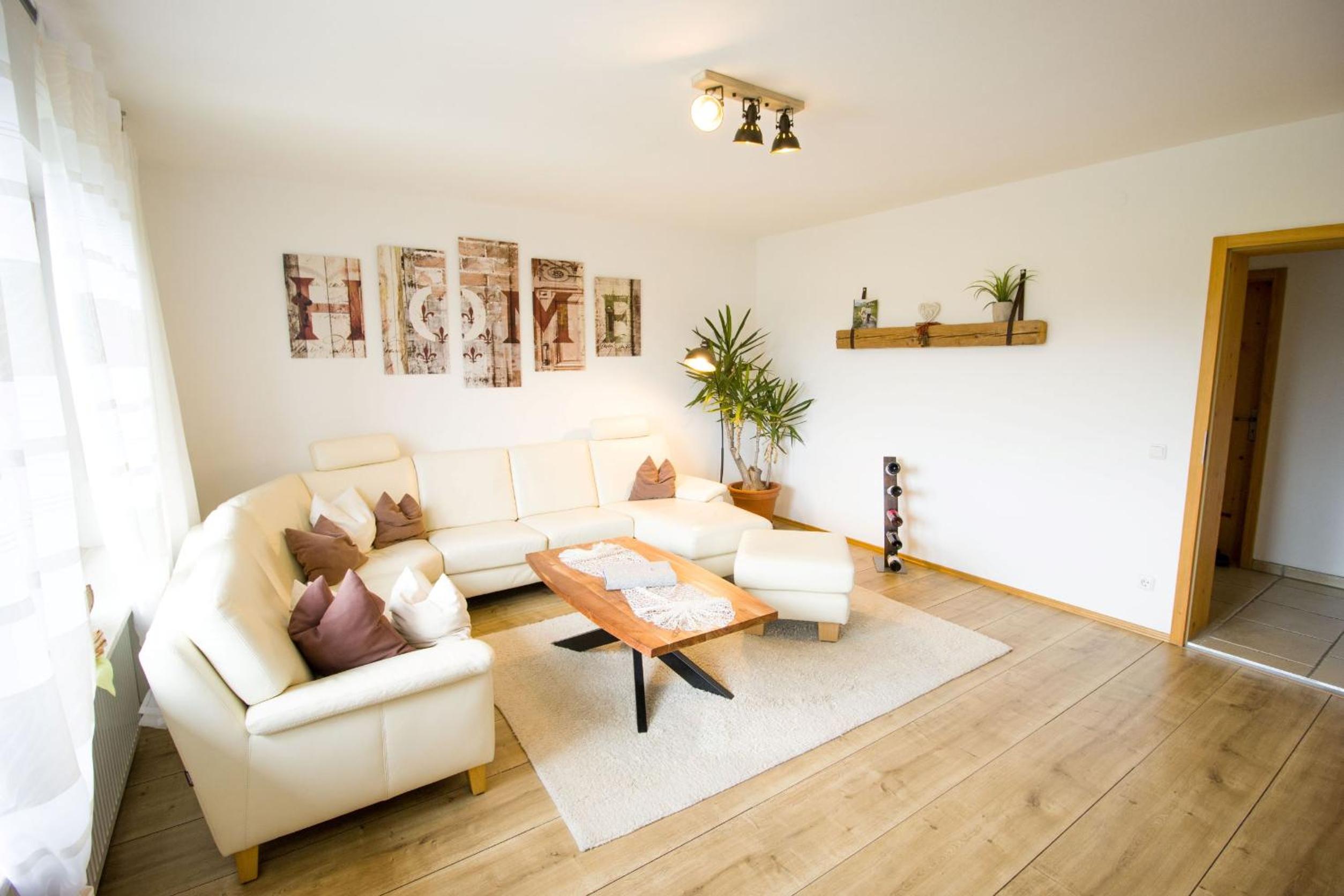 Two-Bedroom Apartment with Mountain View photo 2