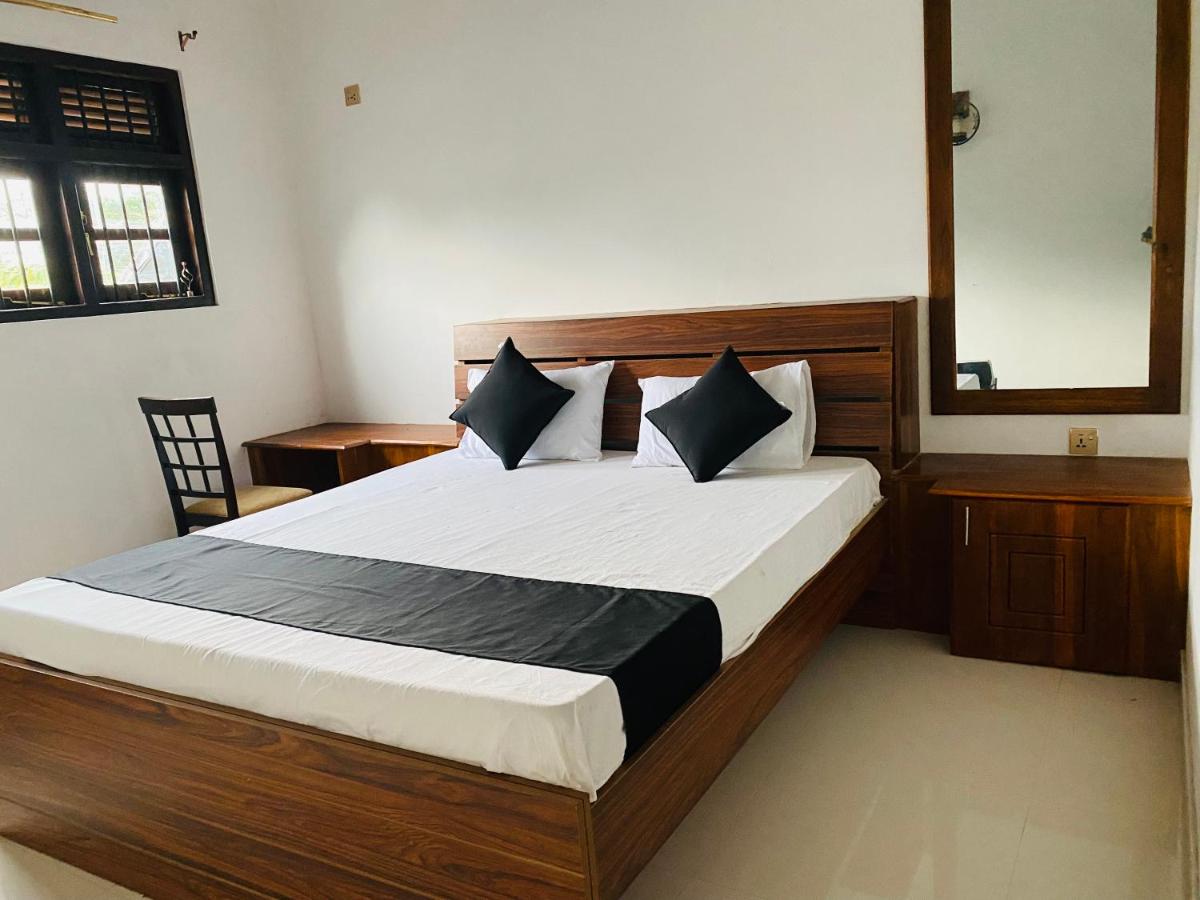 Deluxe Double Room (2 Adults + 1 Child) photo 3