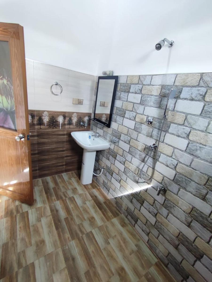 Family Room with Bathroom photo 3