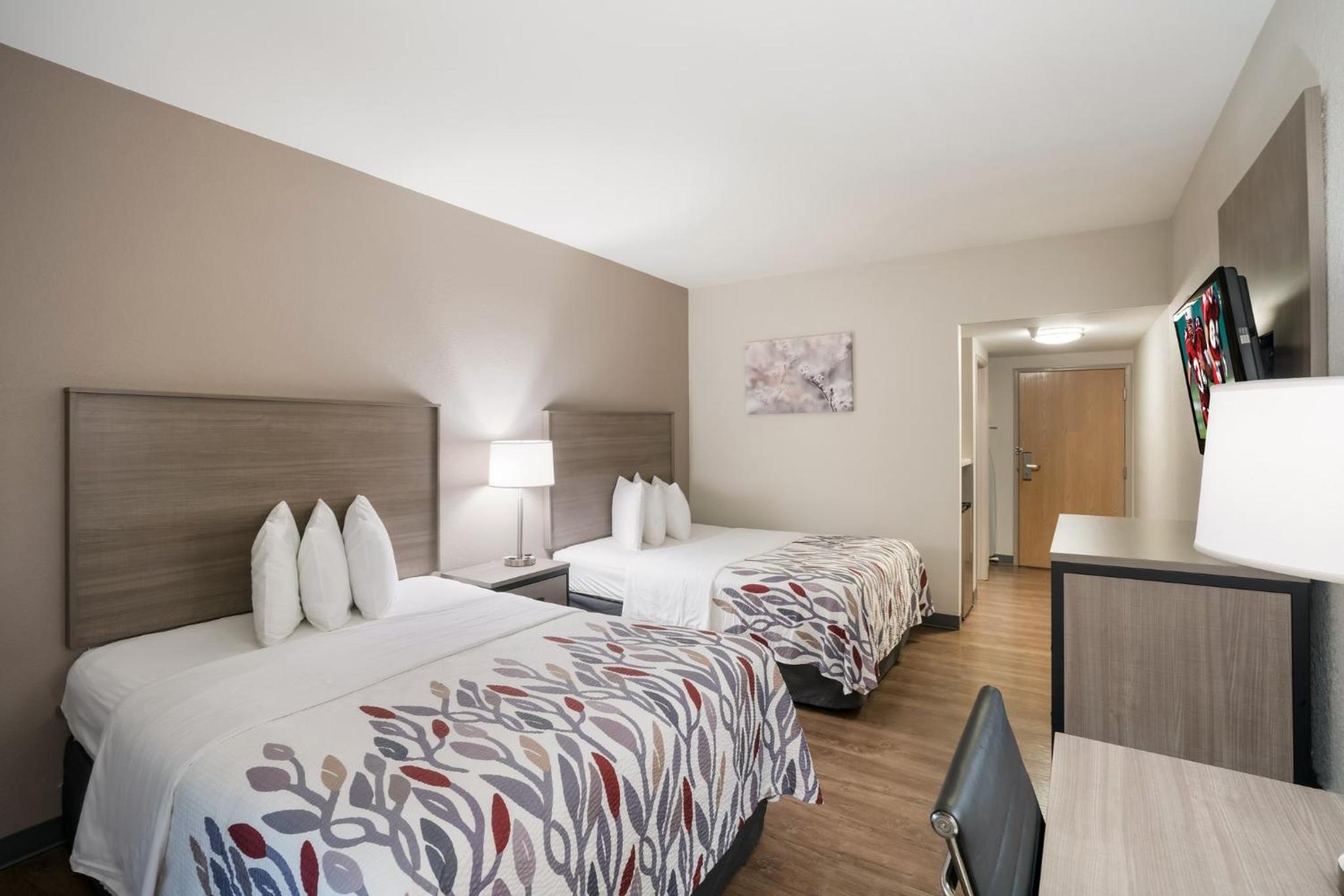 Deluxe Room with Two Queen Beds Non-Smoking photo 3