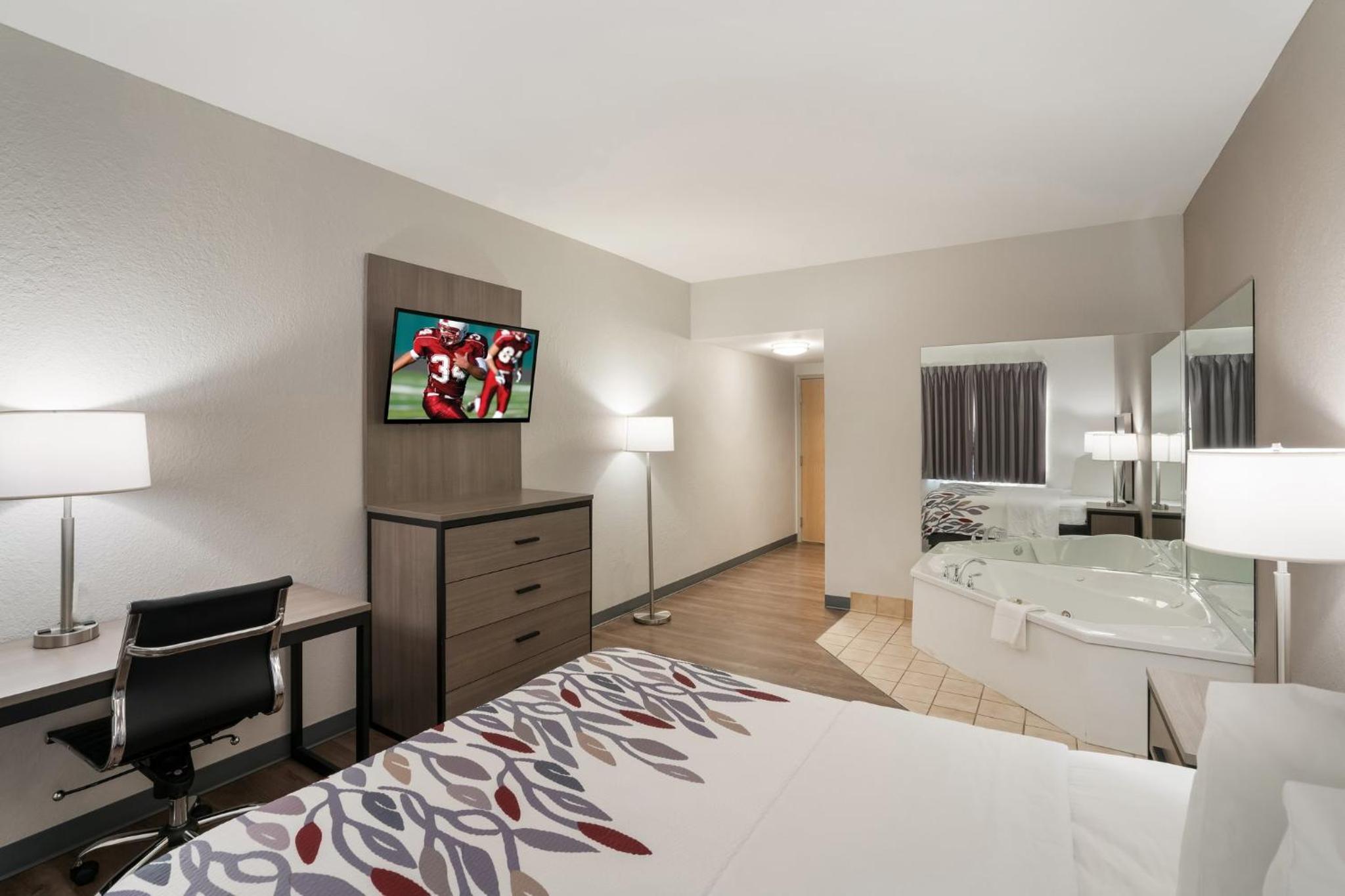 Superior Room with One Queen Bed Spa Bath Non-Smoking