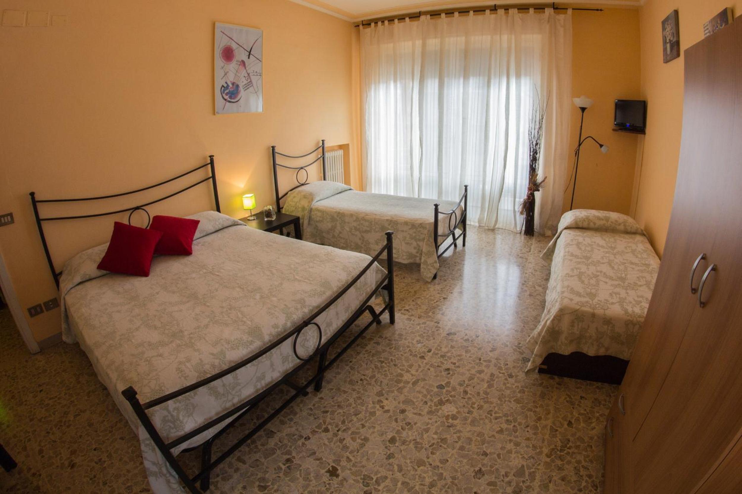 Quadruple Room with Shared Bathroom