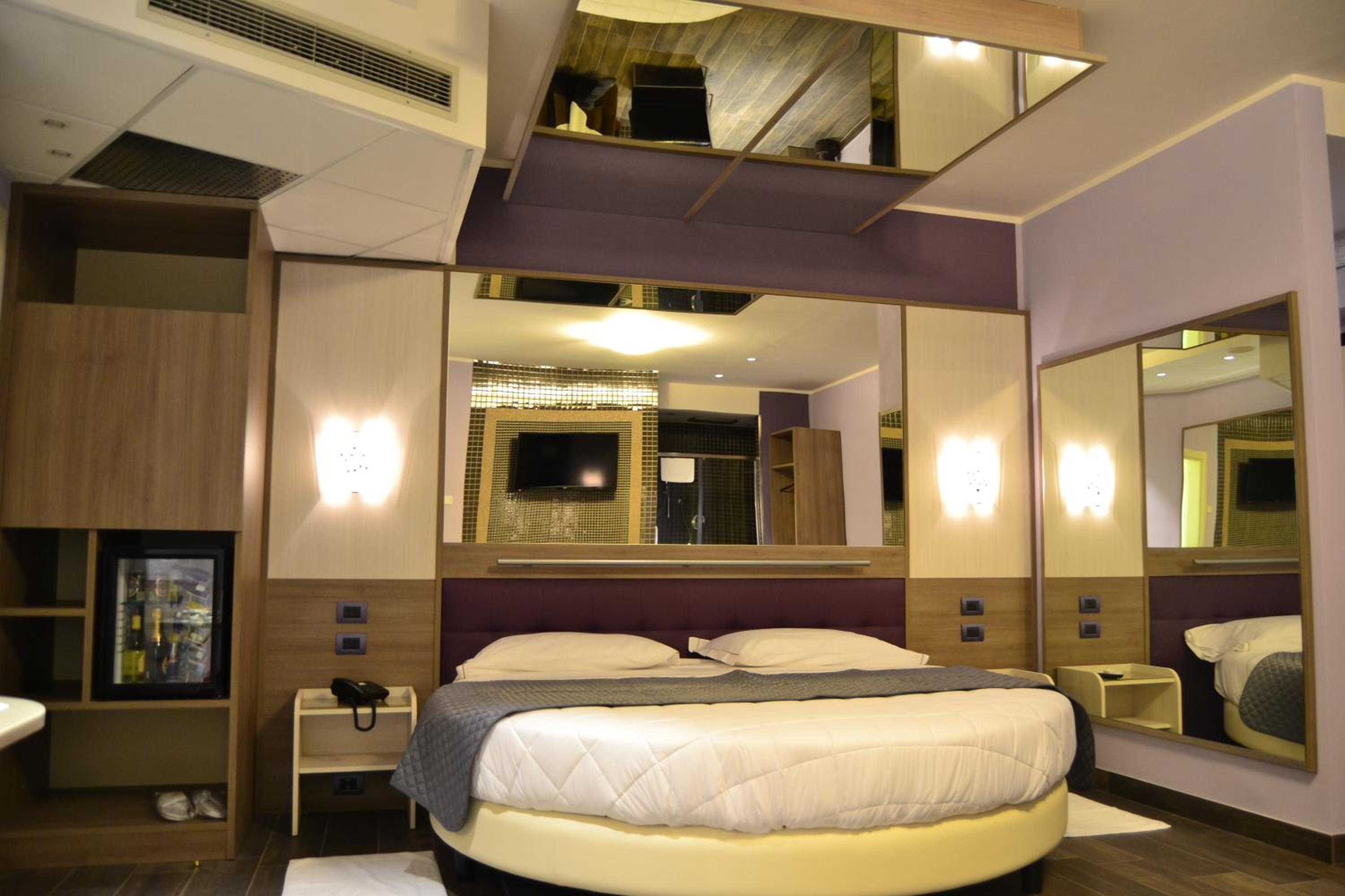 Classic King Room photo 1