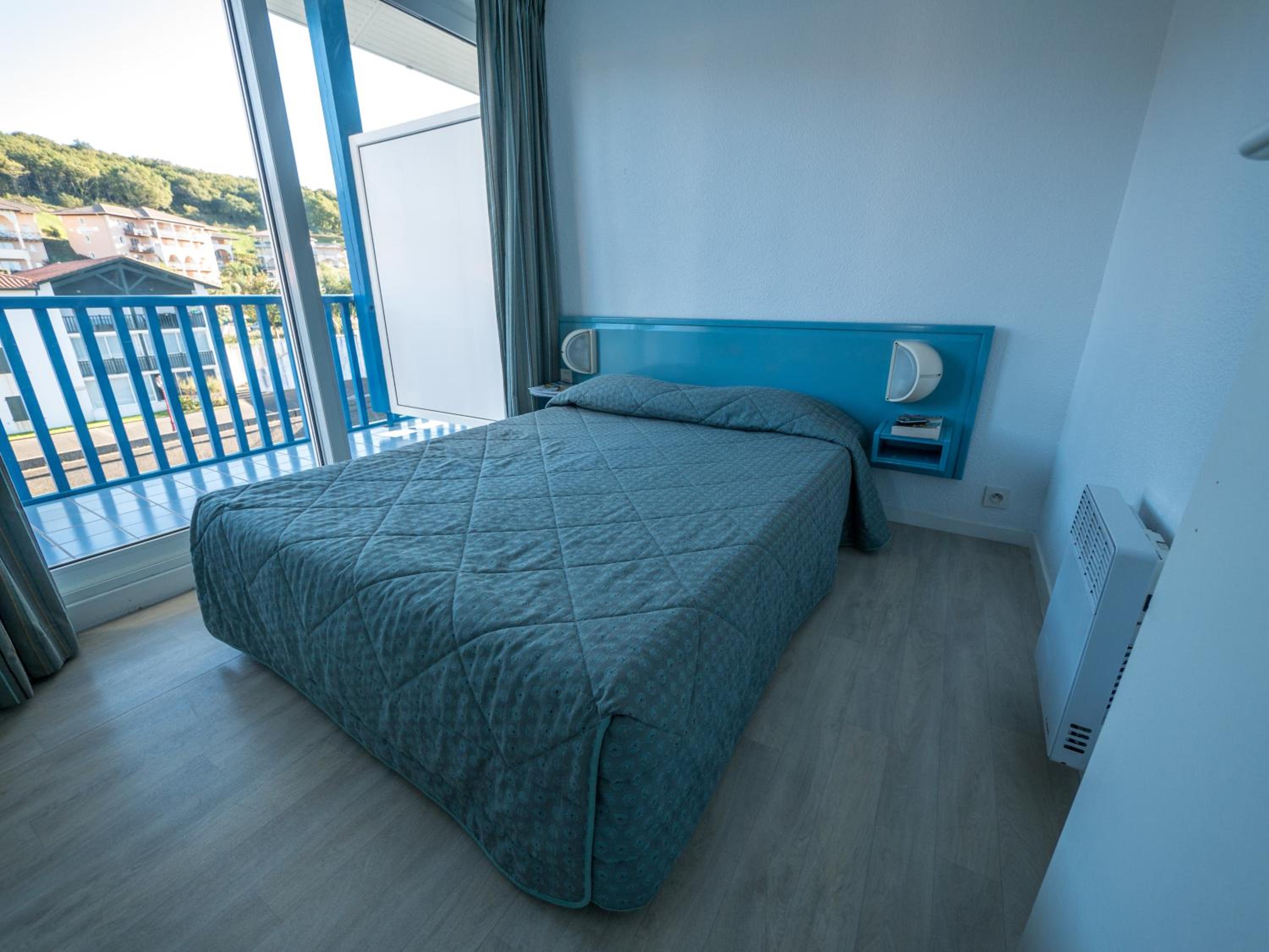 One-Bedroom Apartment (4 Adults) photo 3