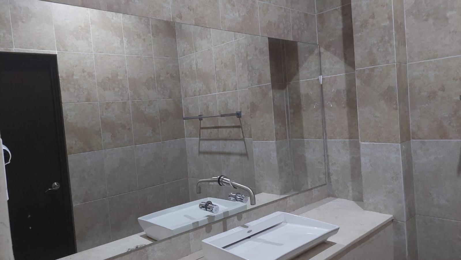 Deluxe Suite with Spa Bath photo 3