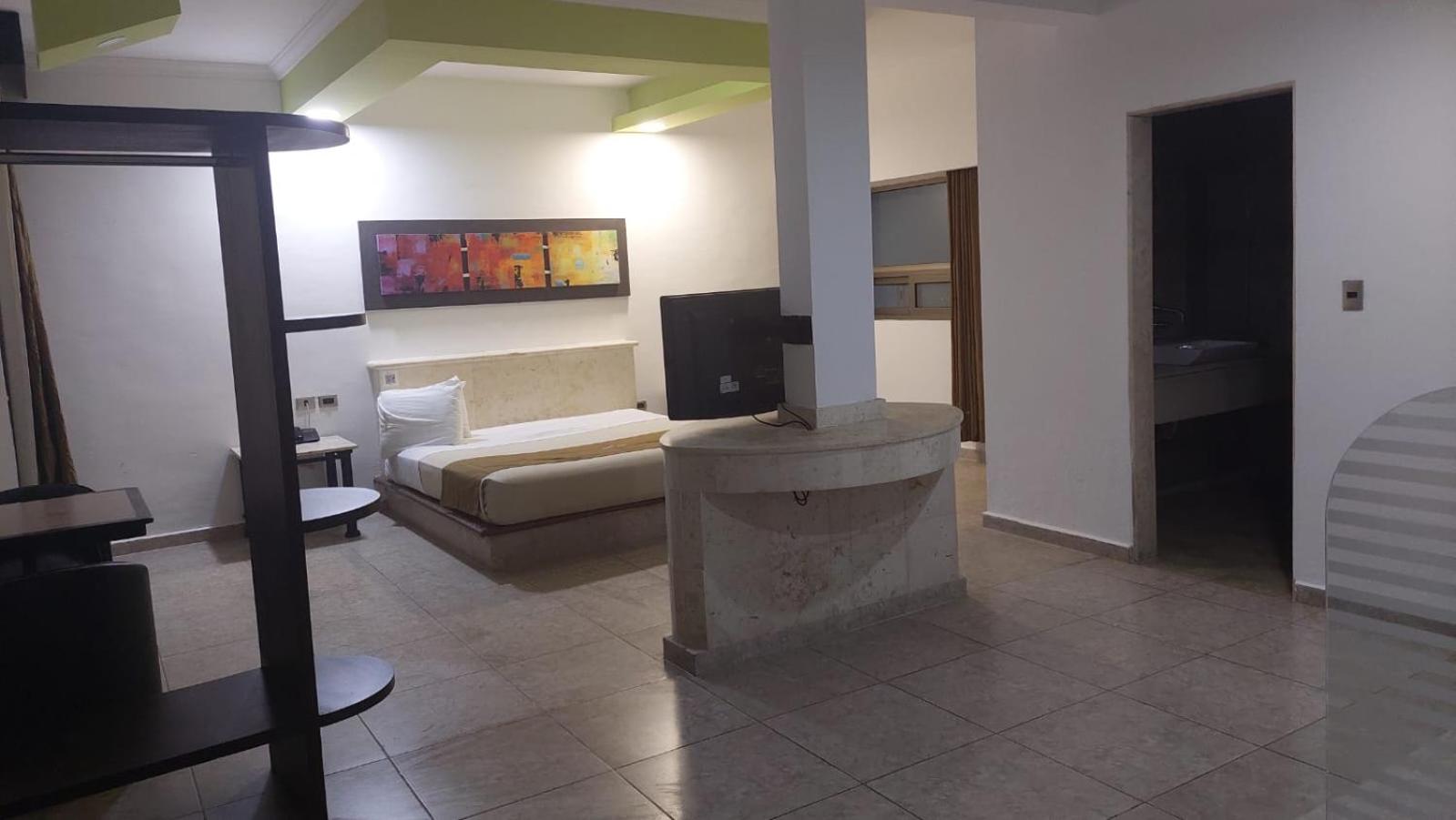 Deluxe Suite with Spa Bath