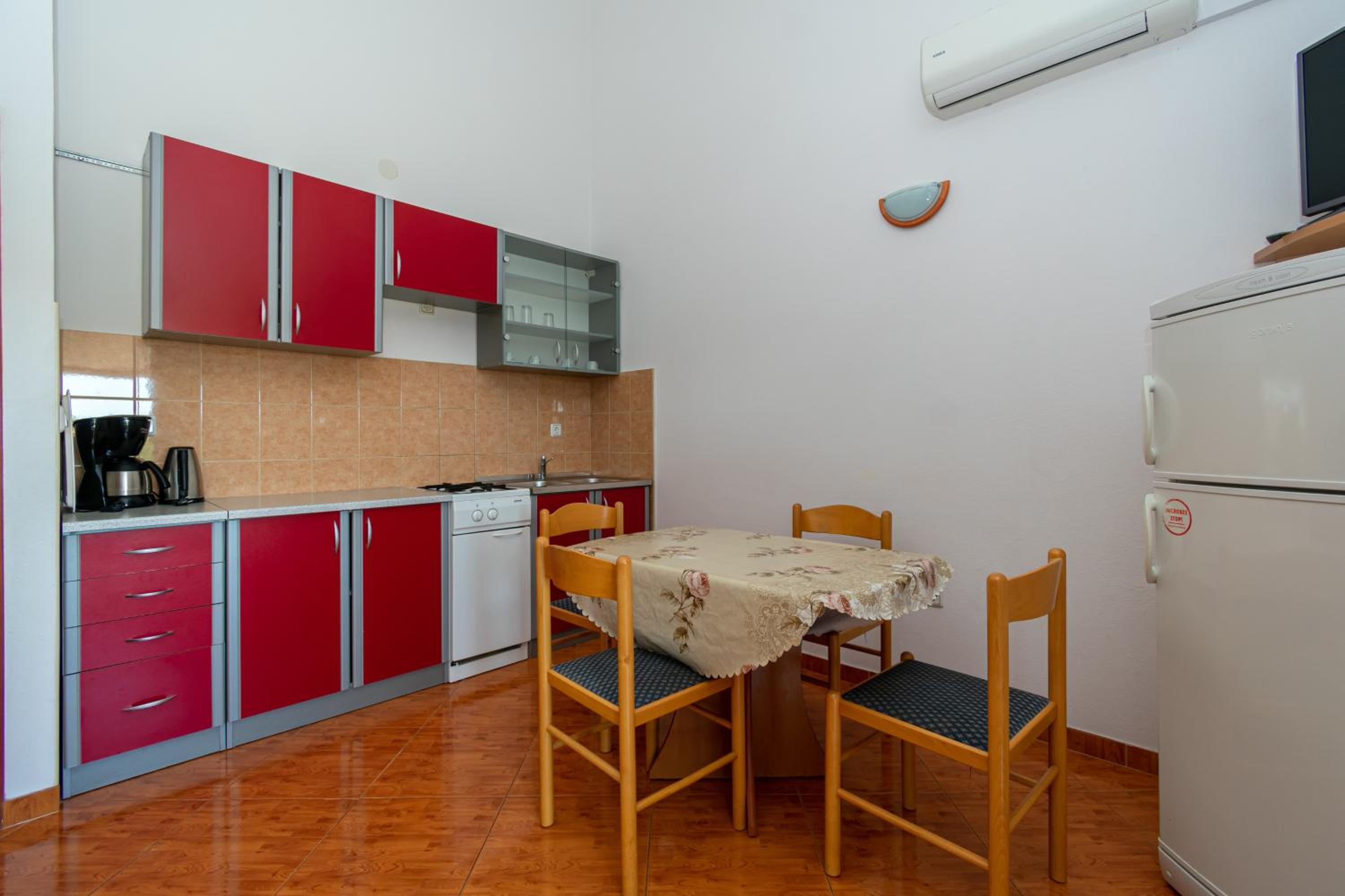 One-Bedroom Apartment with Balcony photo 3