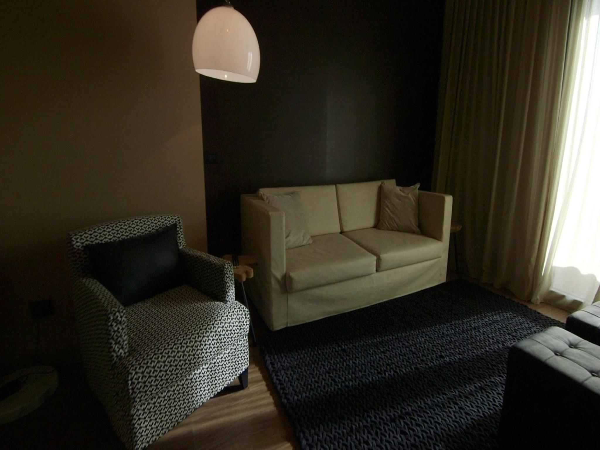 S - SUITE D - Photo 10