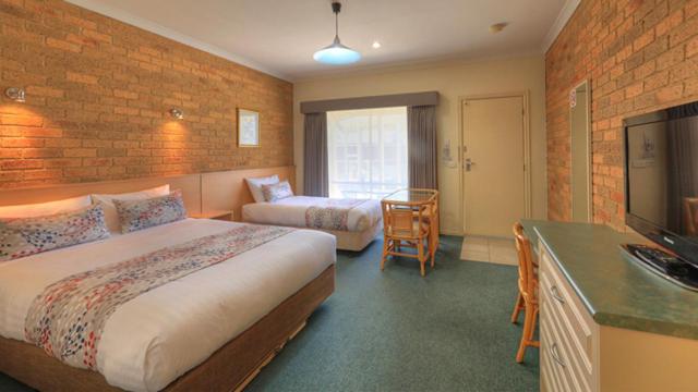 Twin Room - Photo 1
