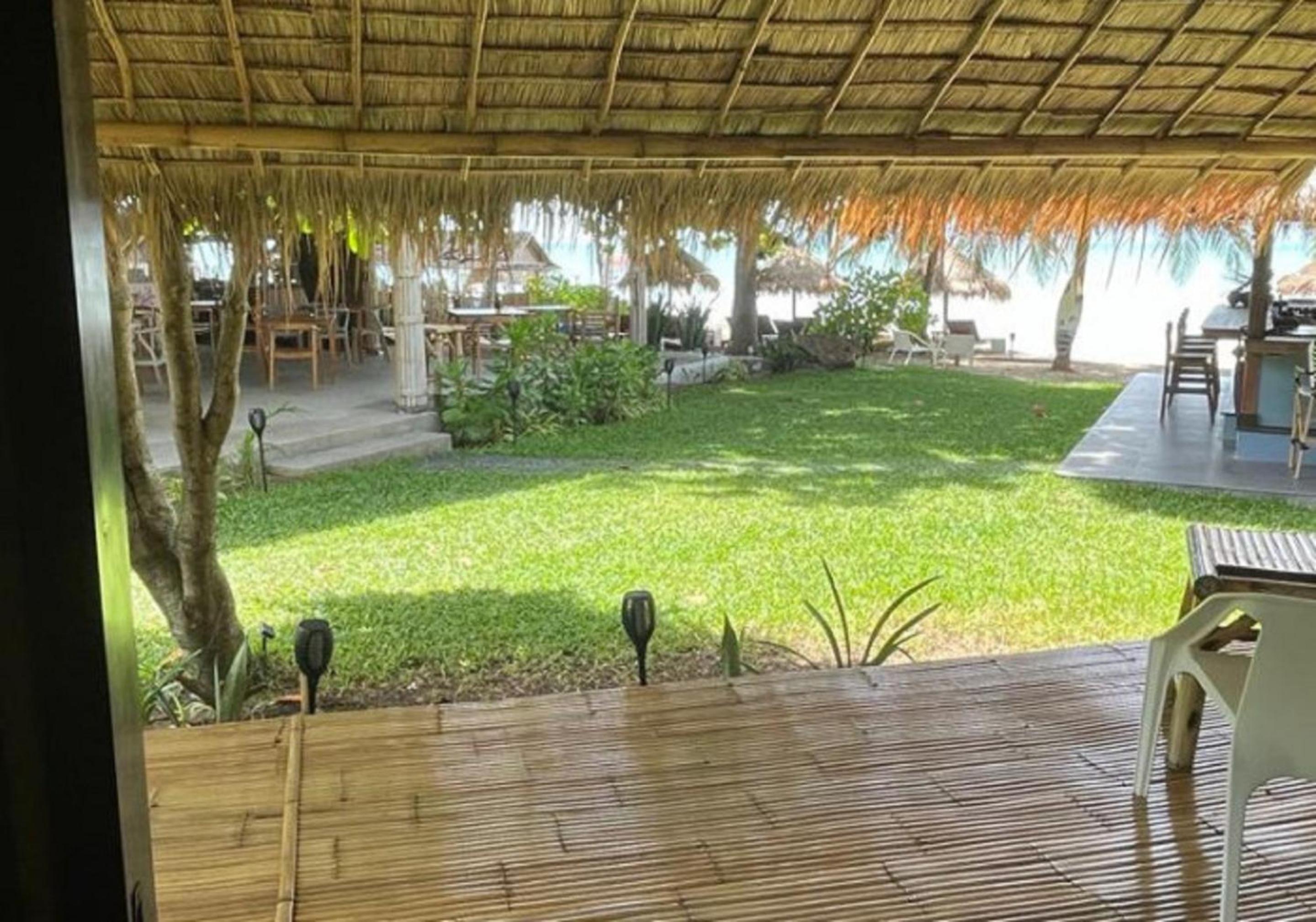 Bungalow with Sea View - Photo 13