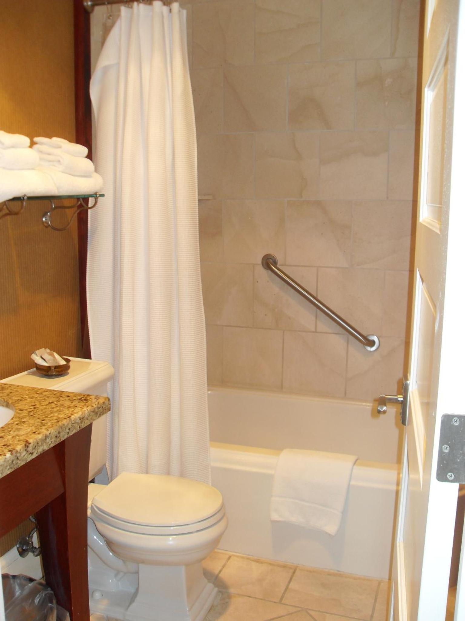 Deluxe Queen Room - Photo 5