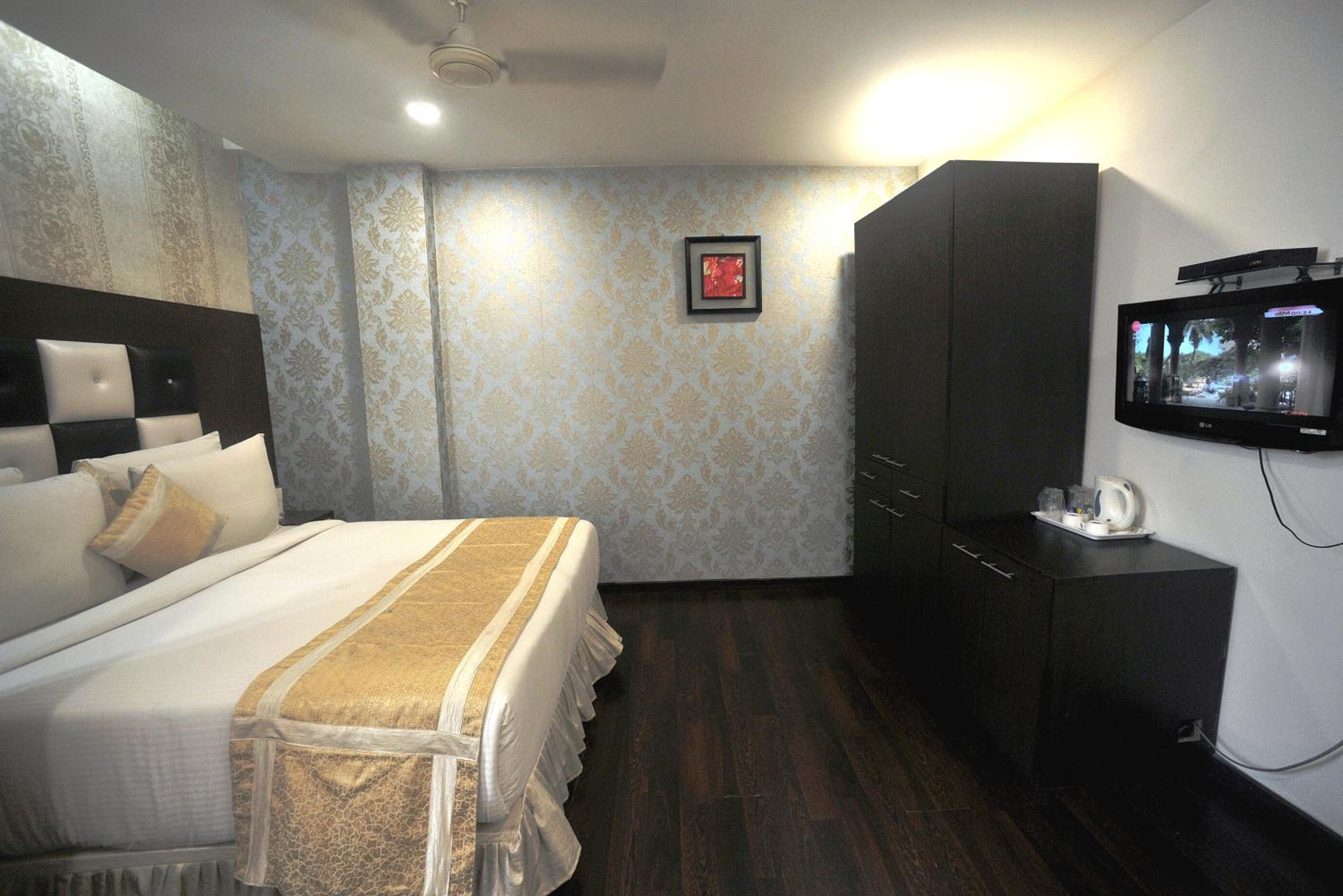 Standard Double Room - Photo 2
