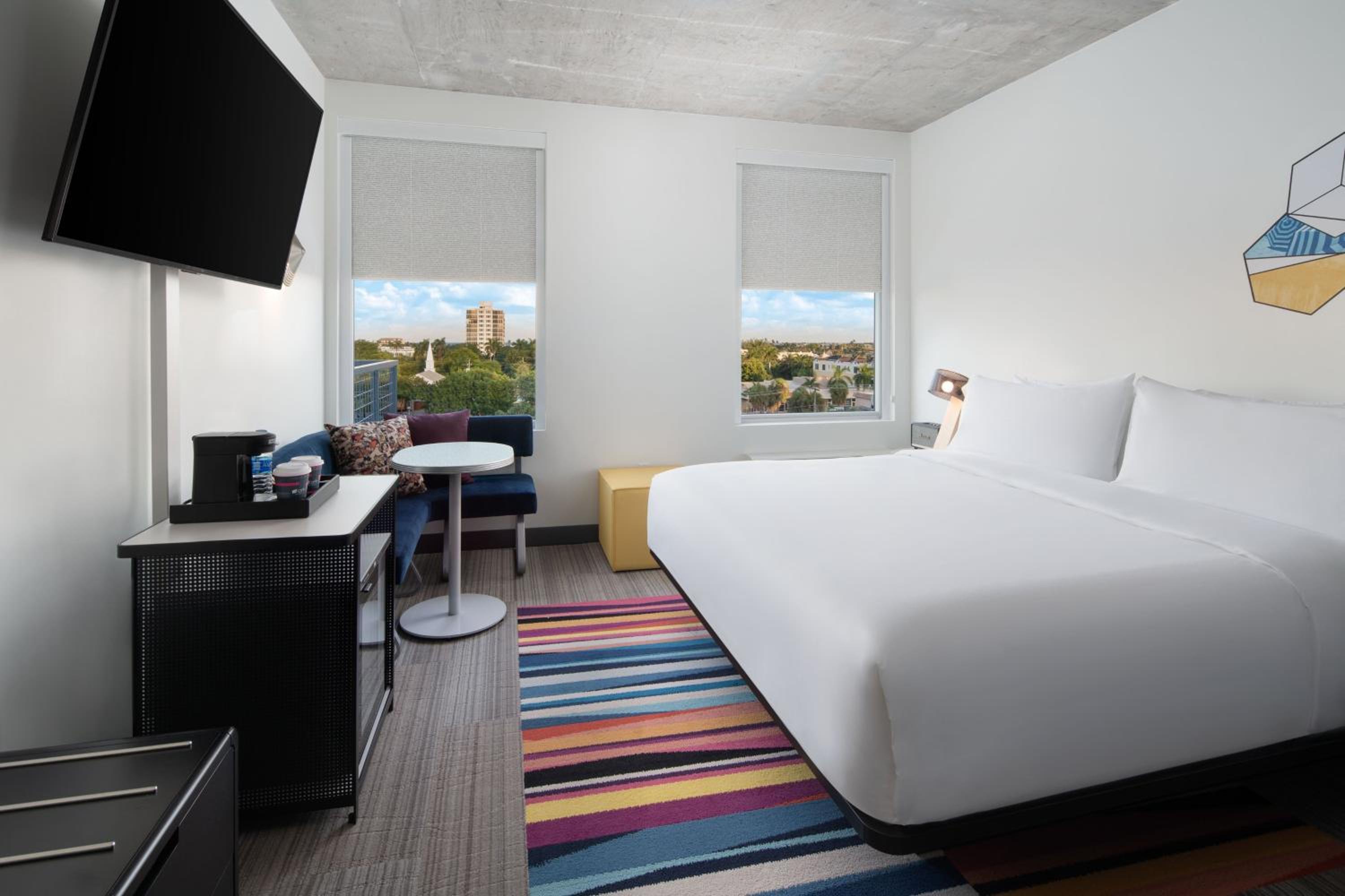 King Room with Bathtub - Mobility Access/Hearing Accessible