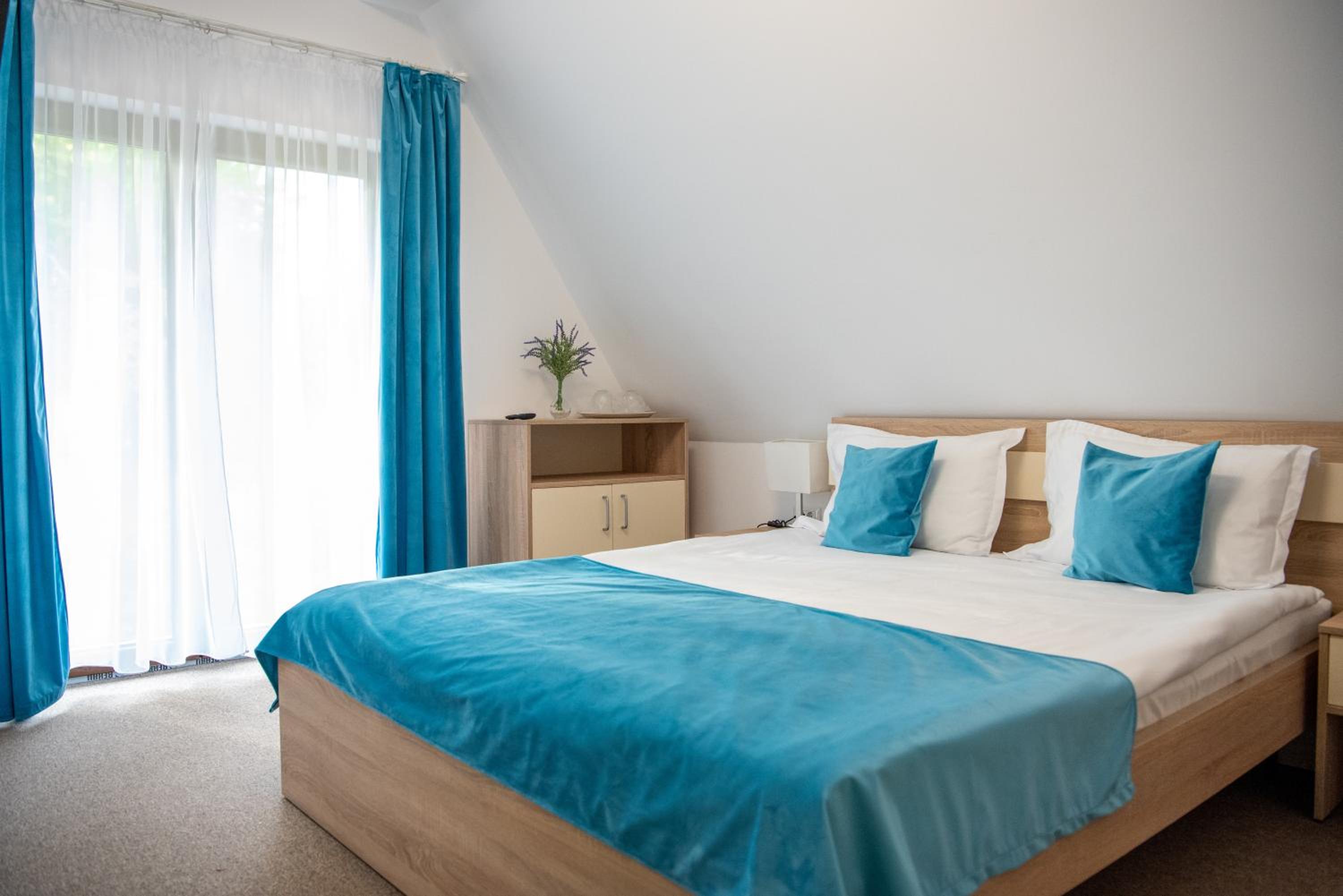 King Room - Disability Access - Photo 12
