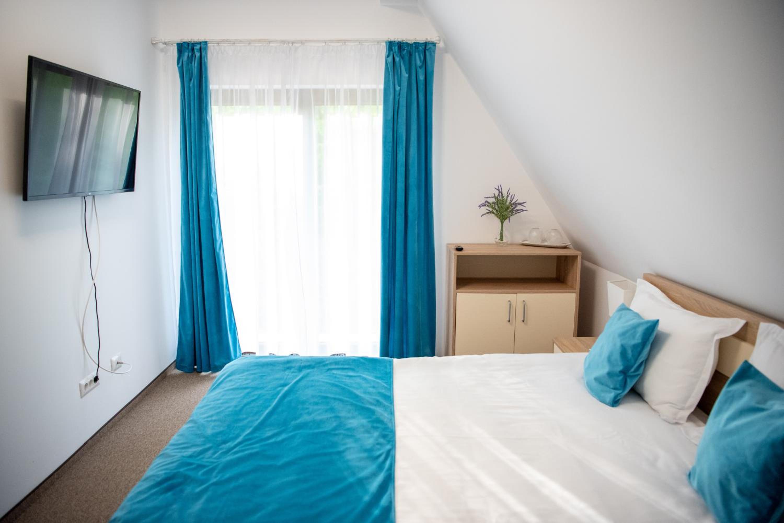 King Room - Disability Access - Photo 7