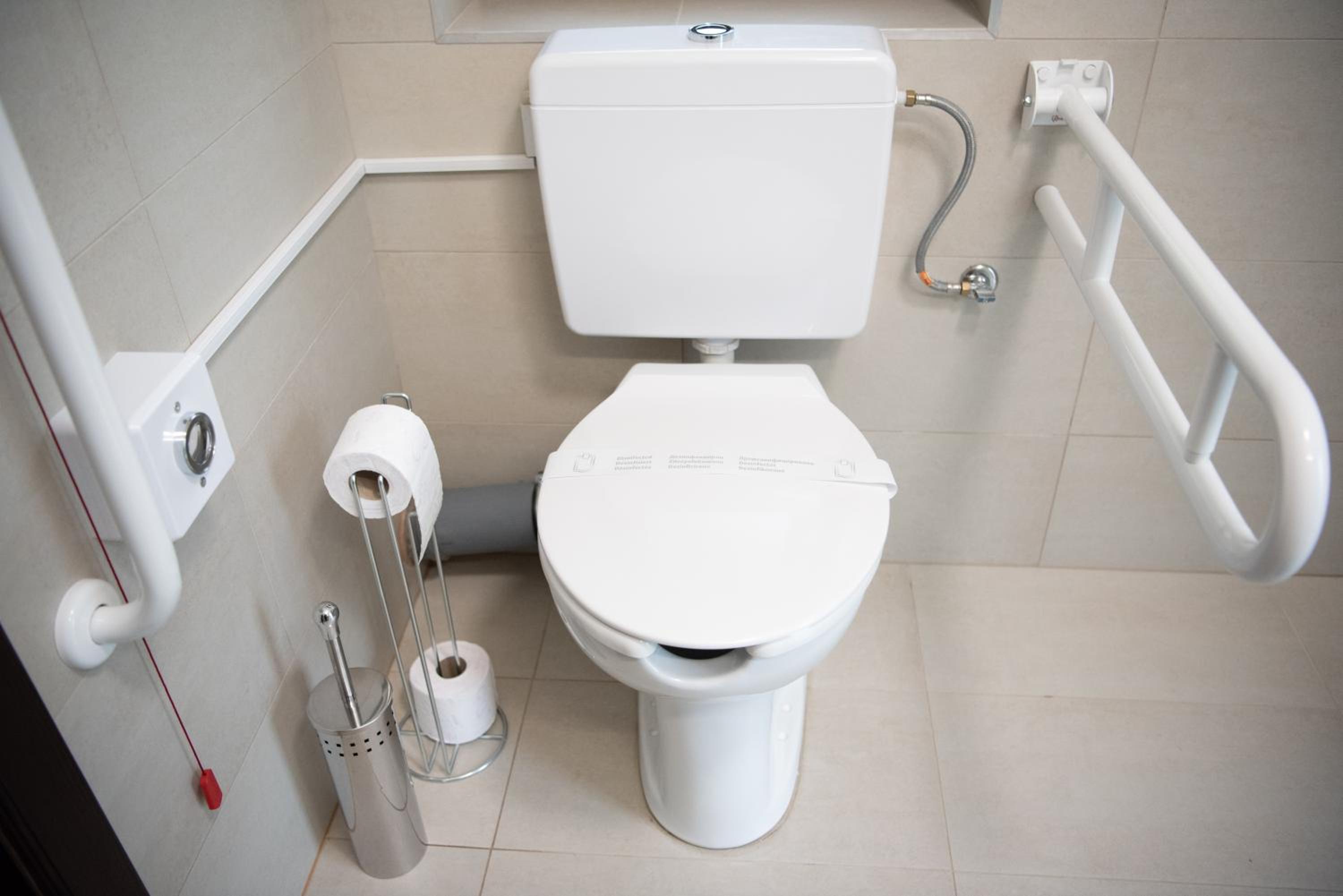King Room - Disability Access - Photo 9