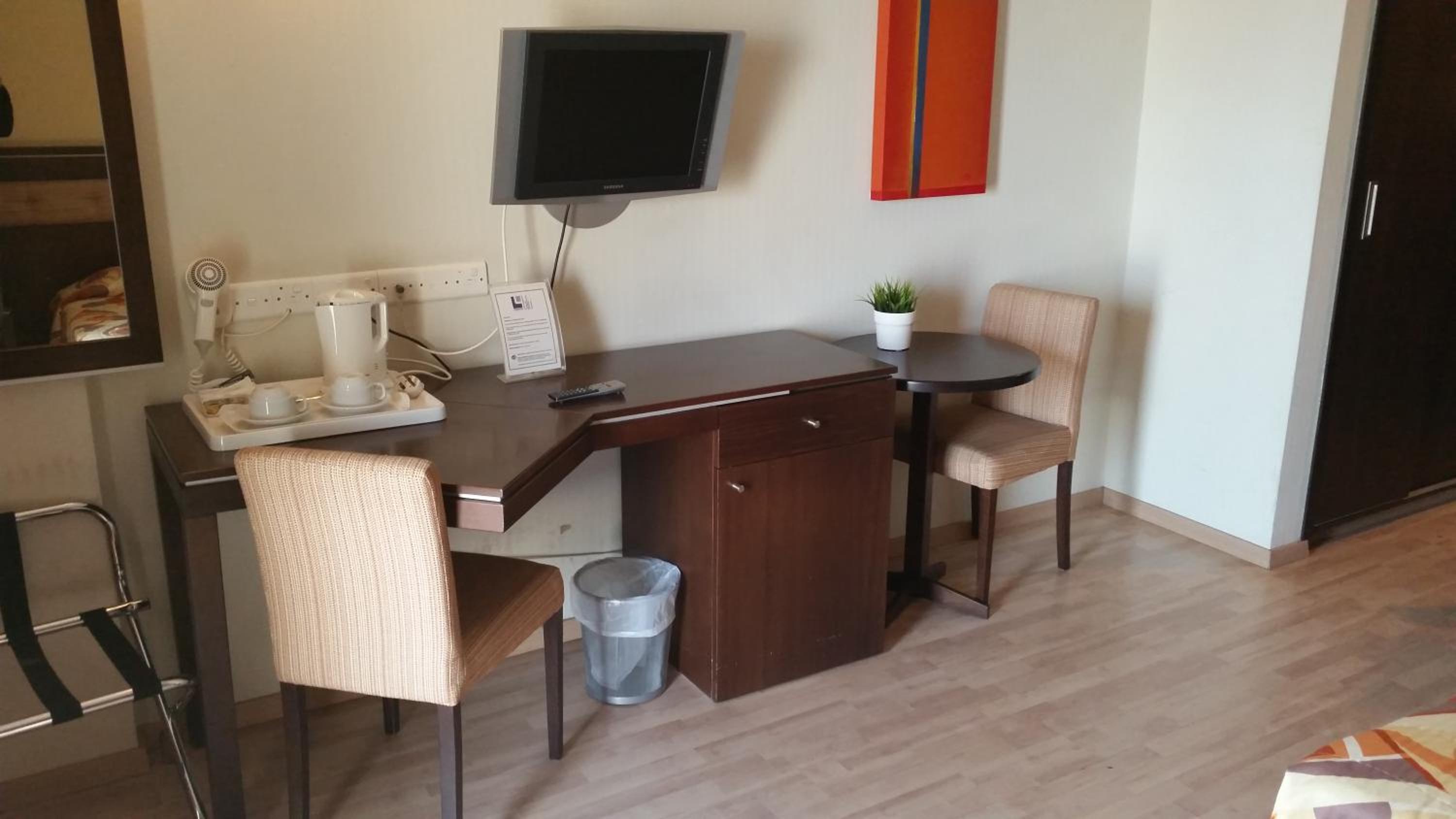 Double or Twin Room - Photo 7