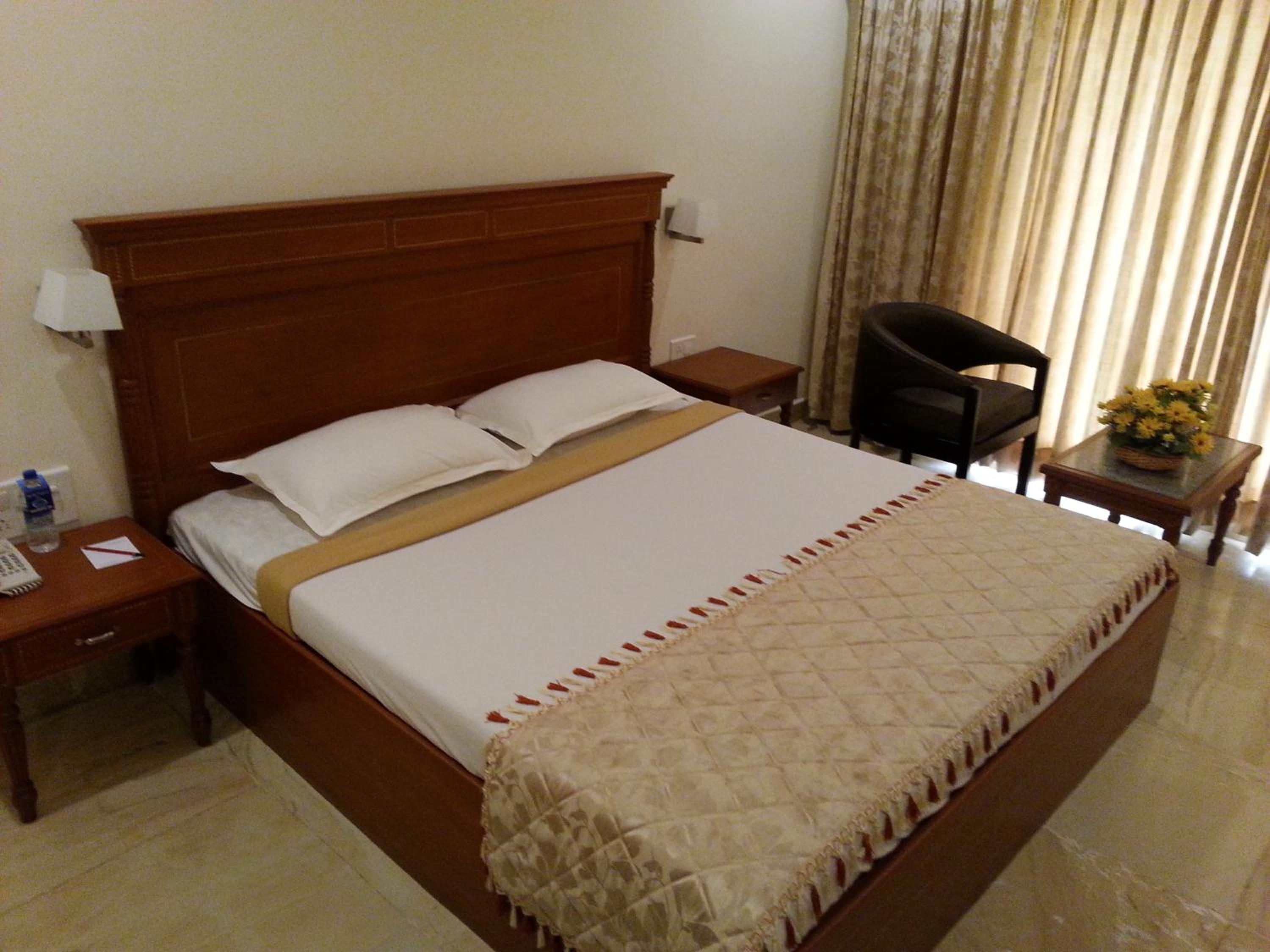 Standard Double or Twin Room - Photo 5