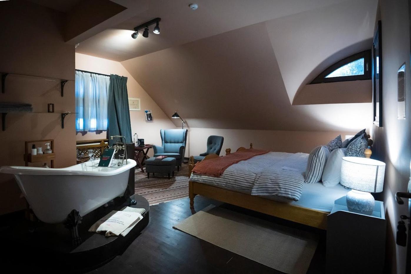 Superior King Room photo 2
