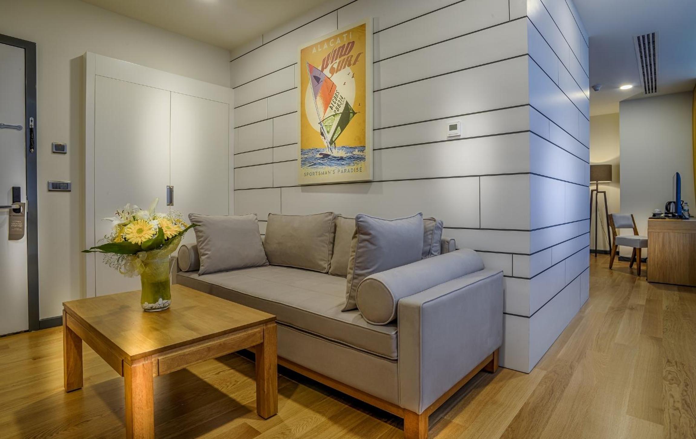 Suite - Photo 5