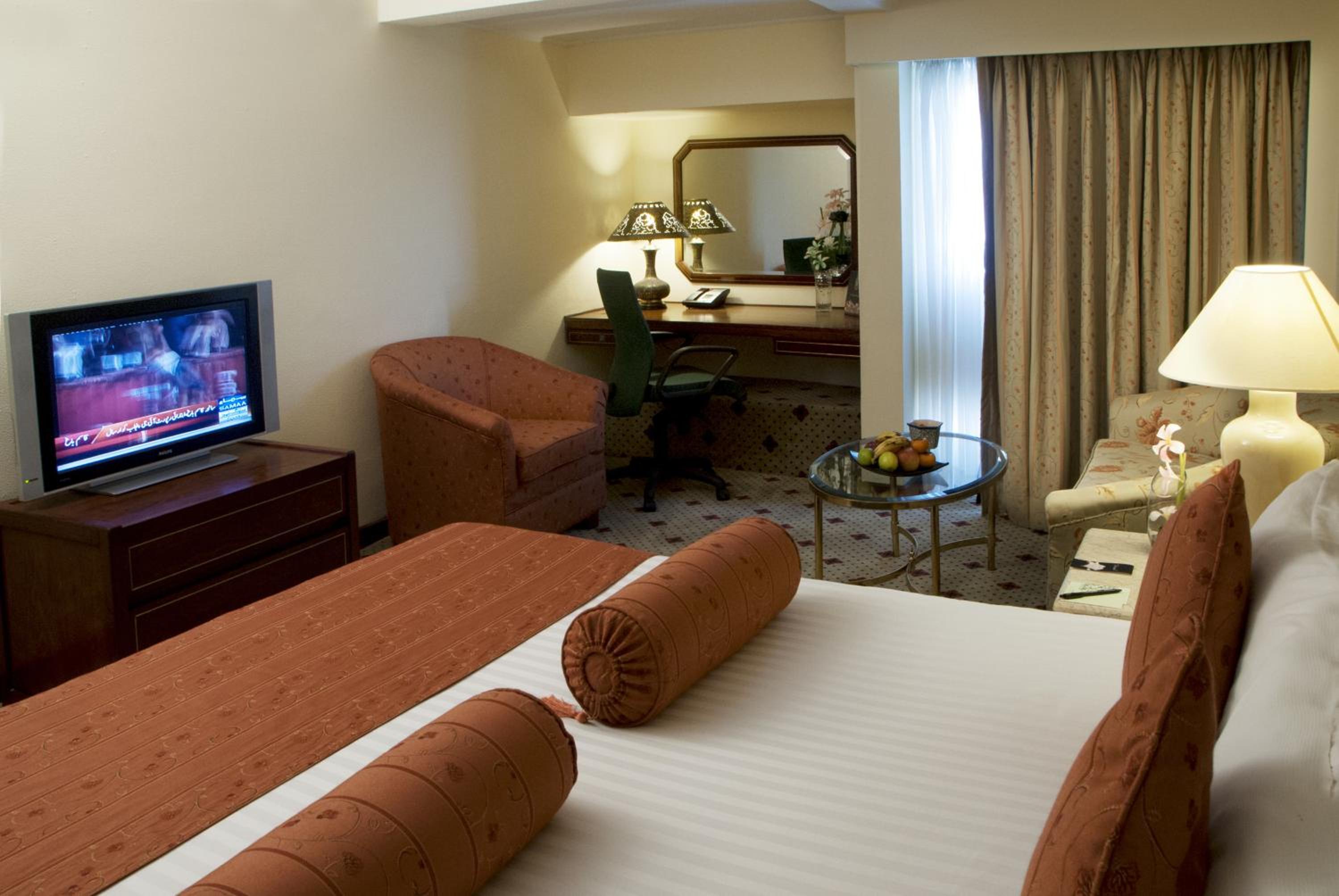Avari World Traveler Room photo 2