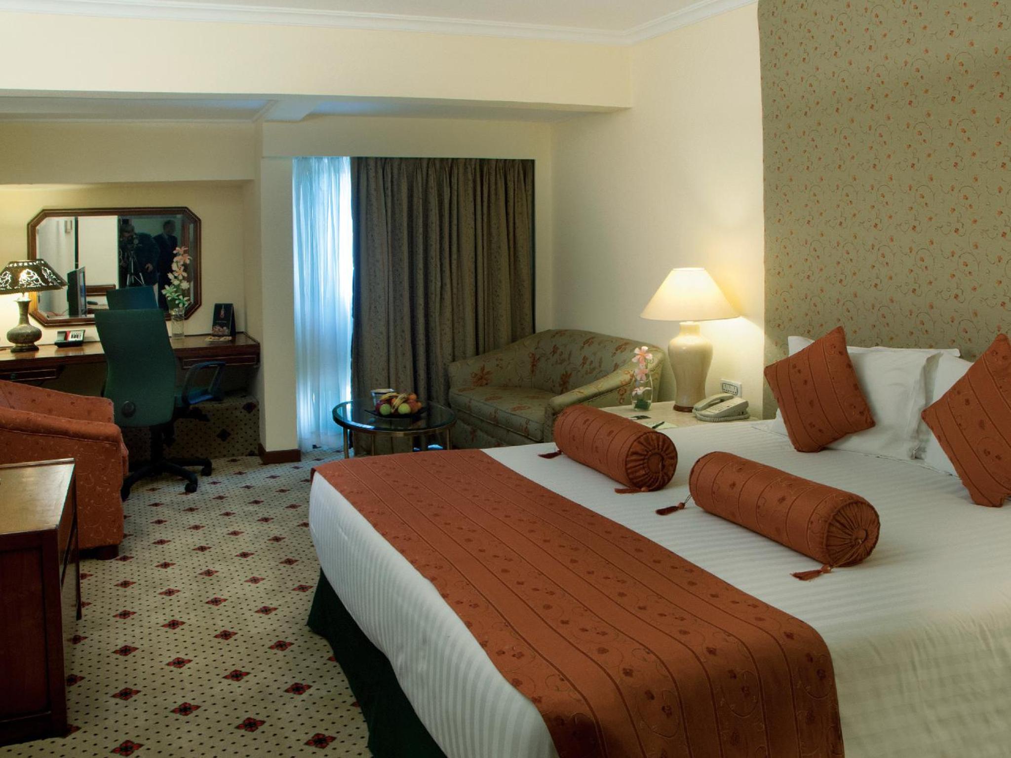 Executive Suite photo 2
