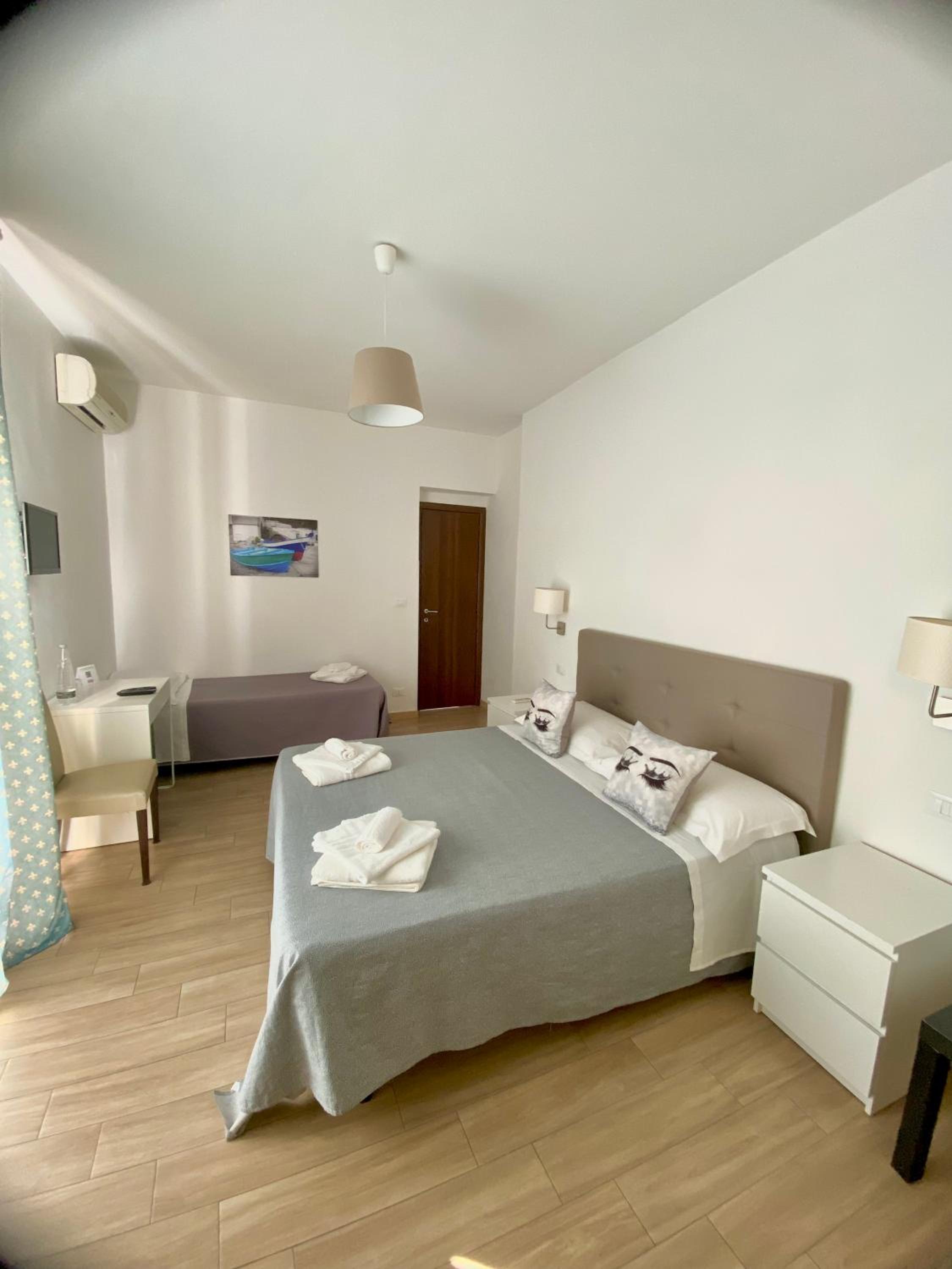 Triple Room with Sea View