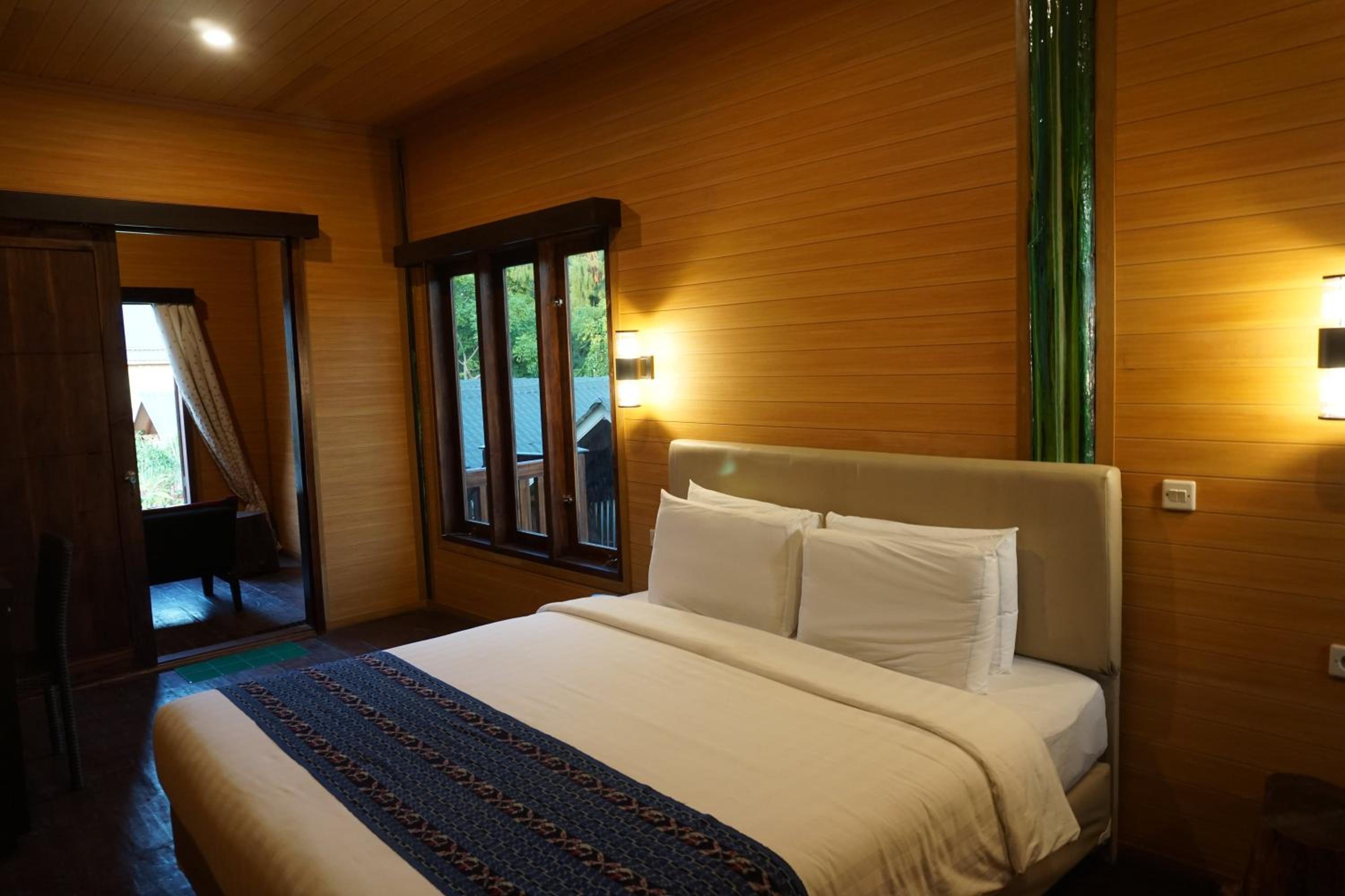 Deluxe Family Room - Photo 2
