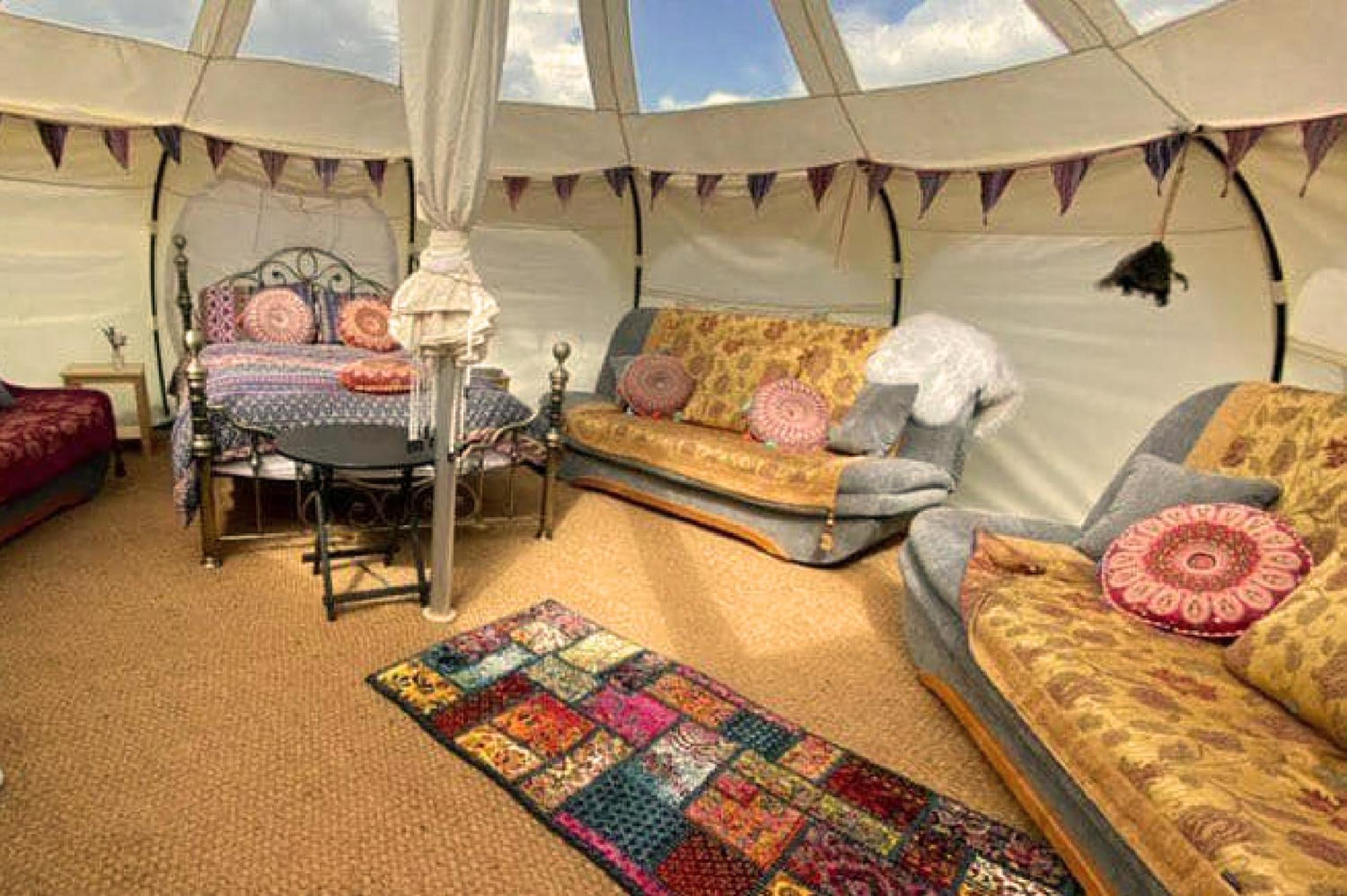 Tent - Photo 1
