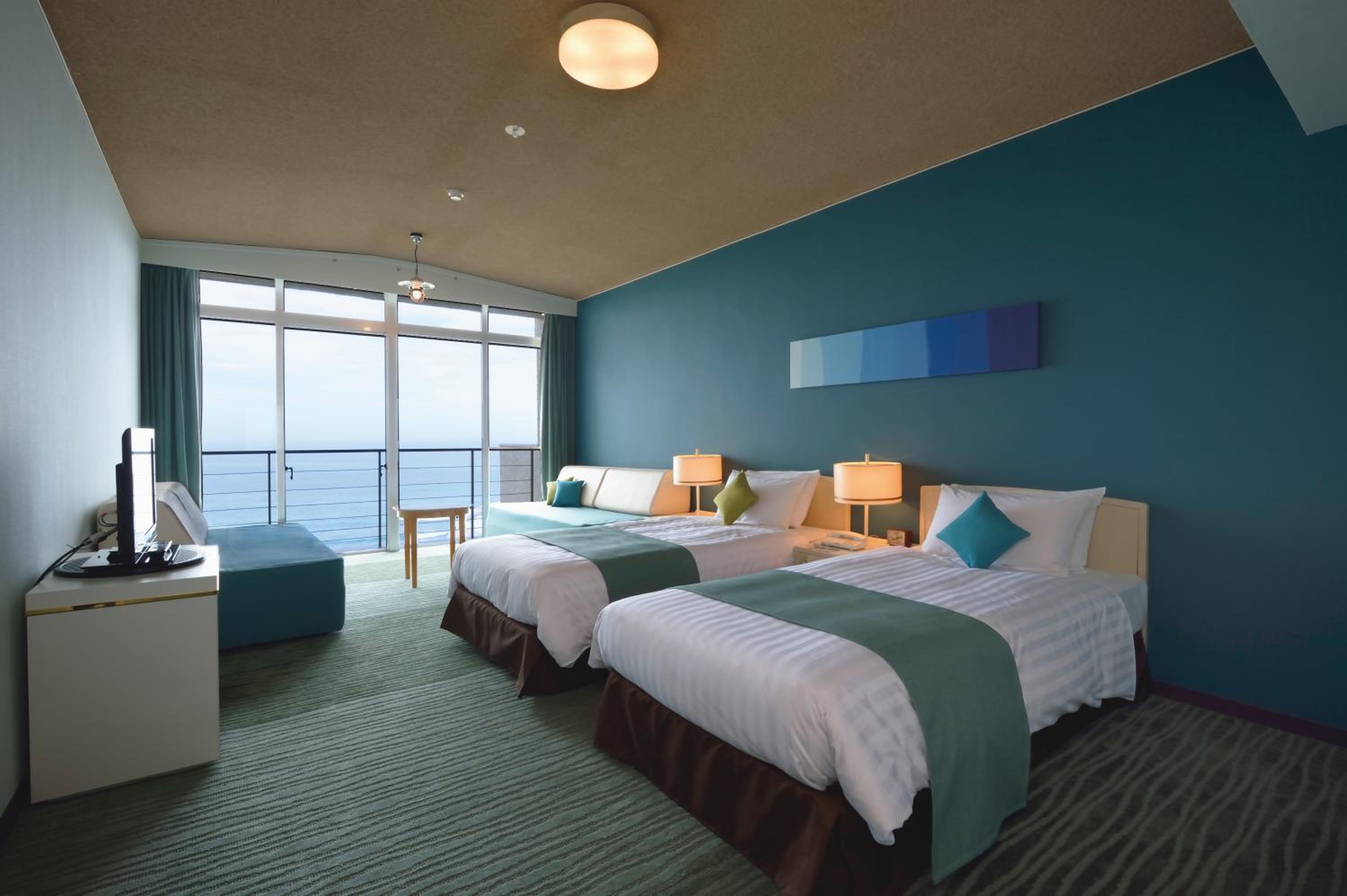 Standard Twin Room with Sofa Bed - Photo 1