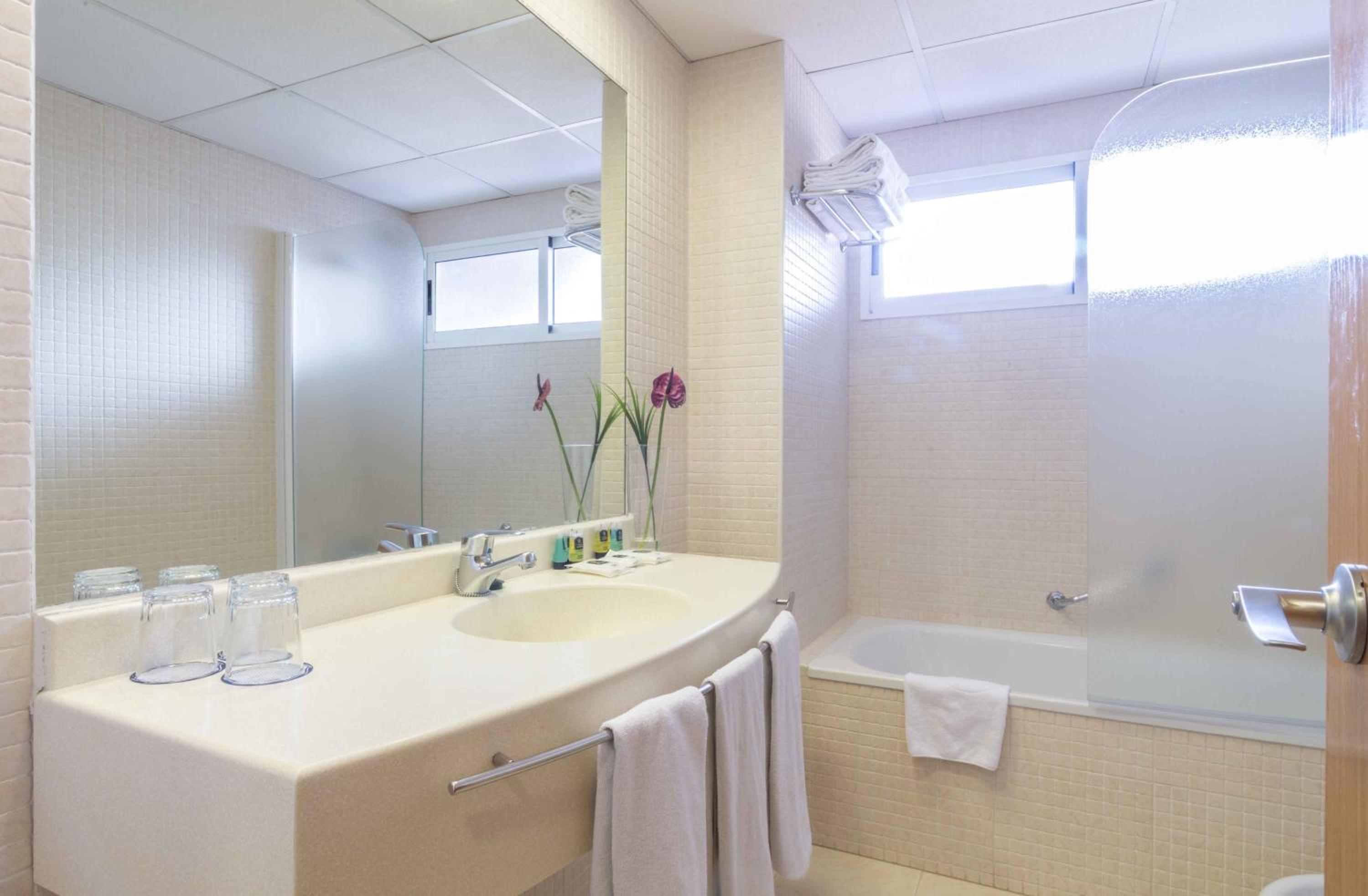 Superior Triple Room photo 3