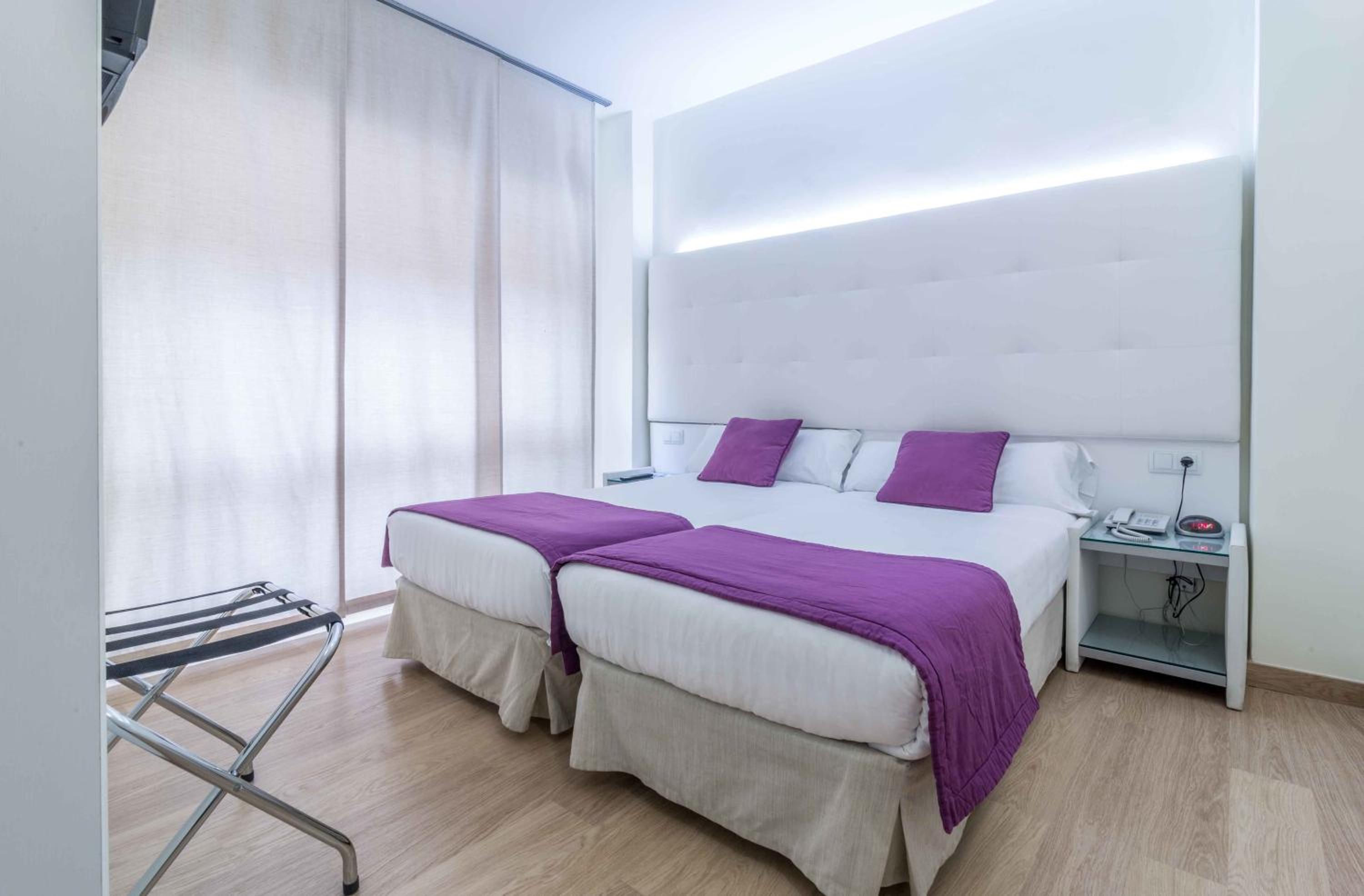 Standard Double or Twin Room for Single Use photo 3