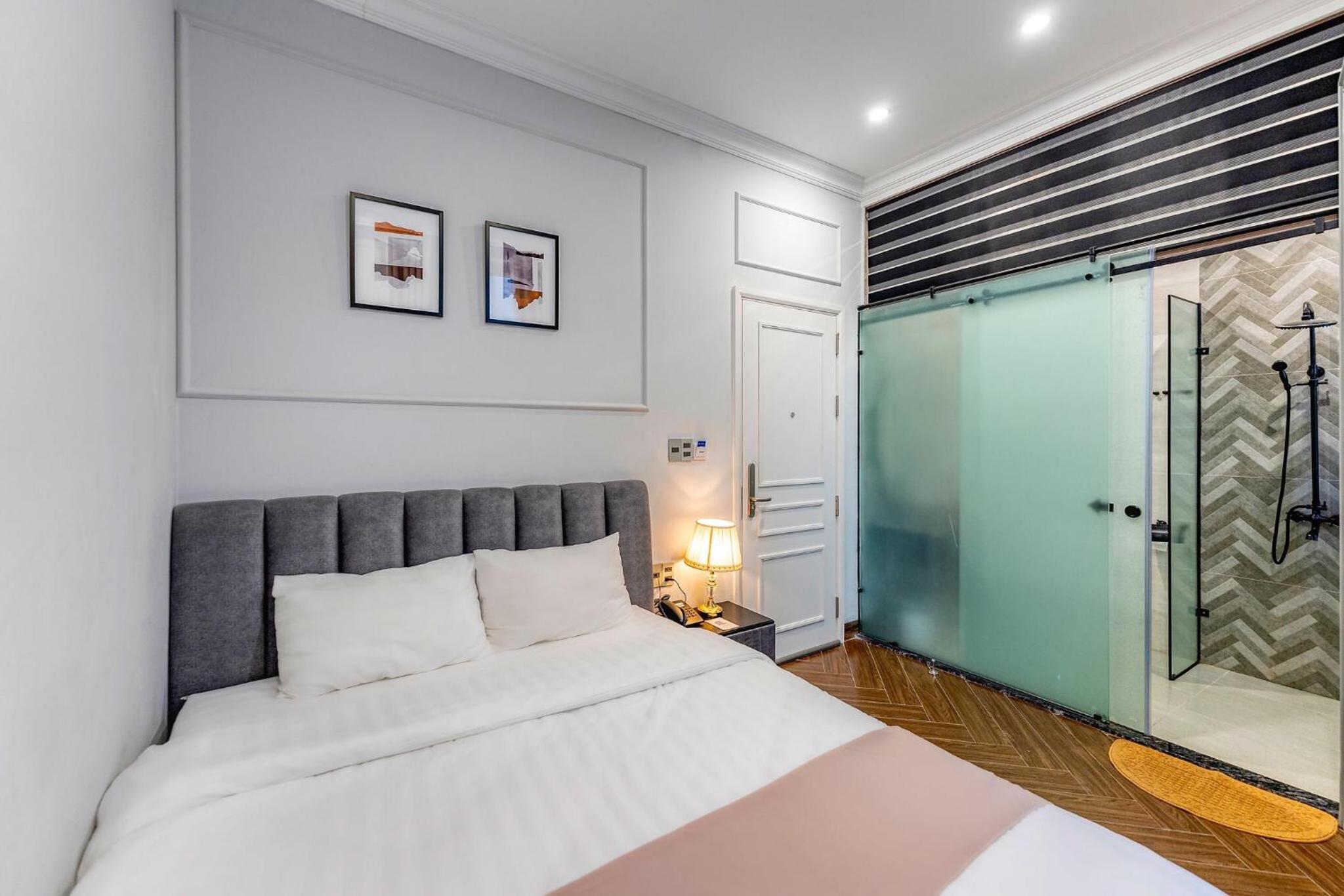 Queen Room