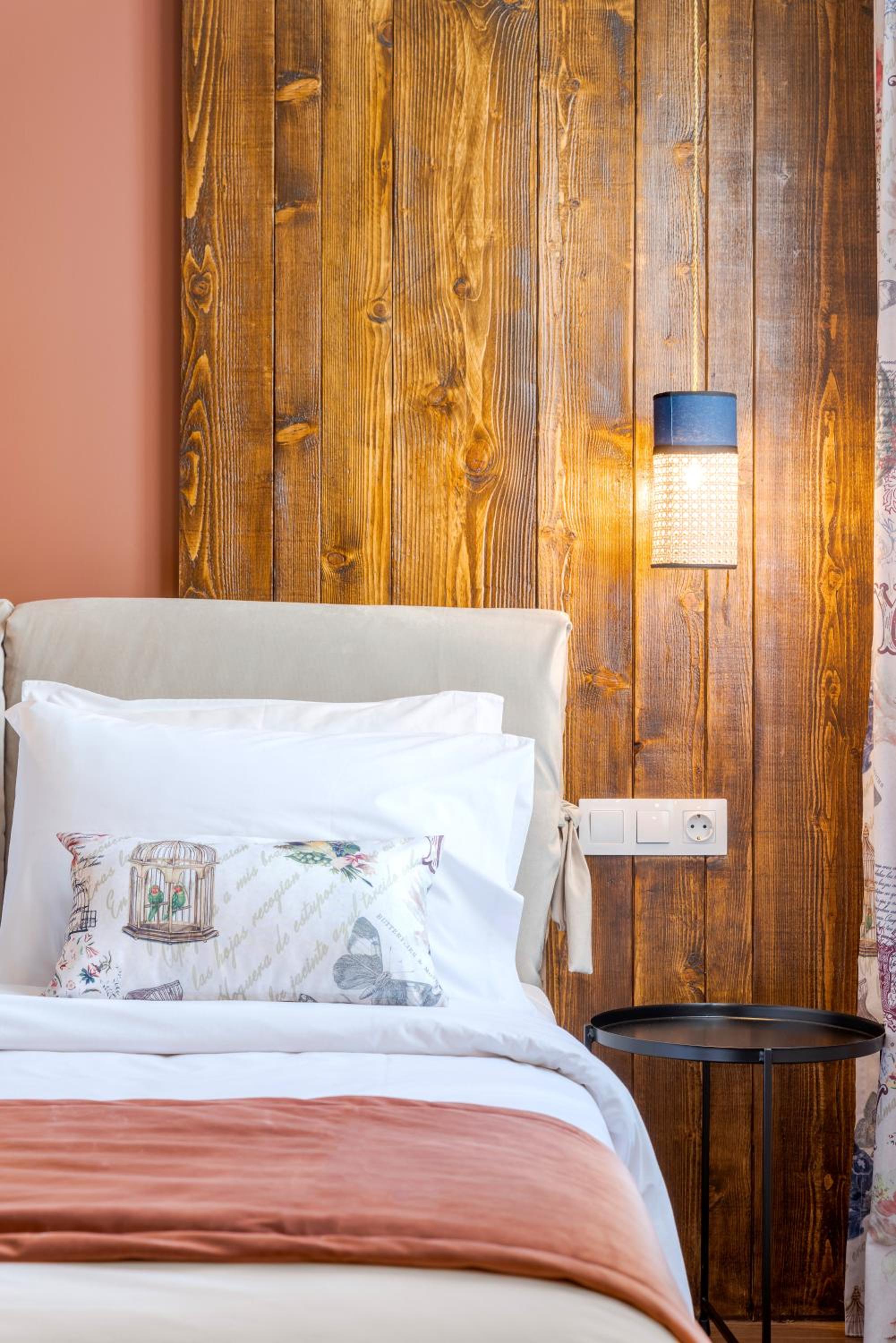 Standard Double Room - Photo 2