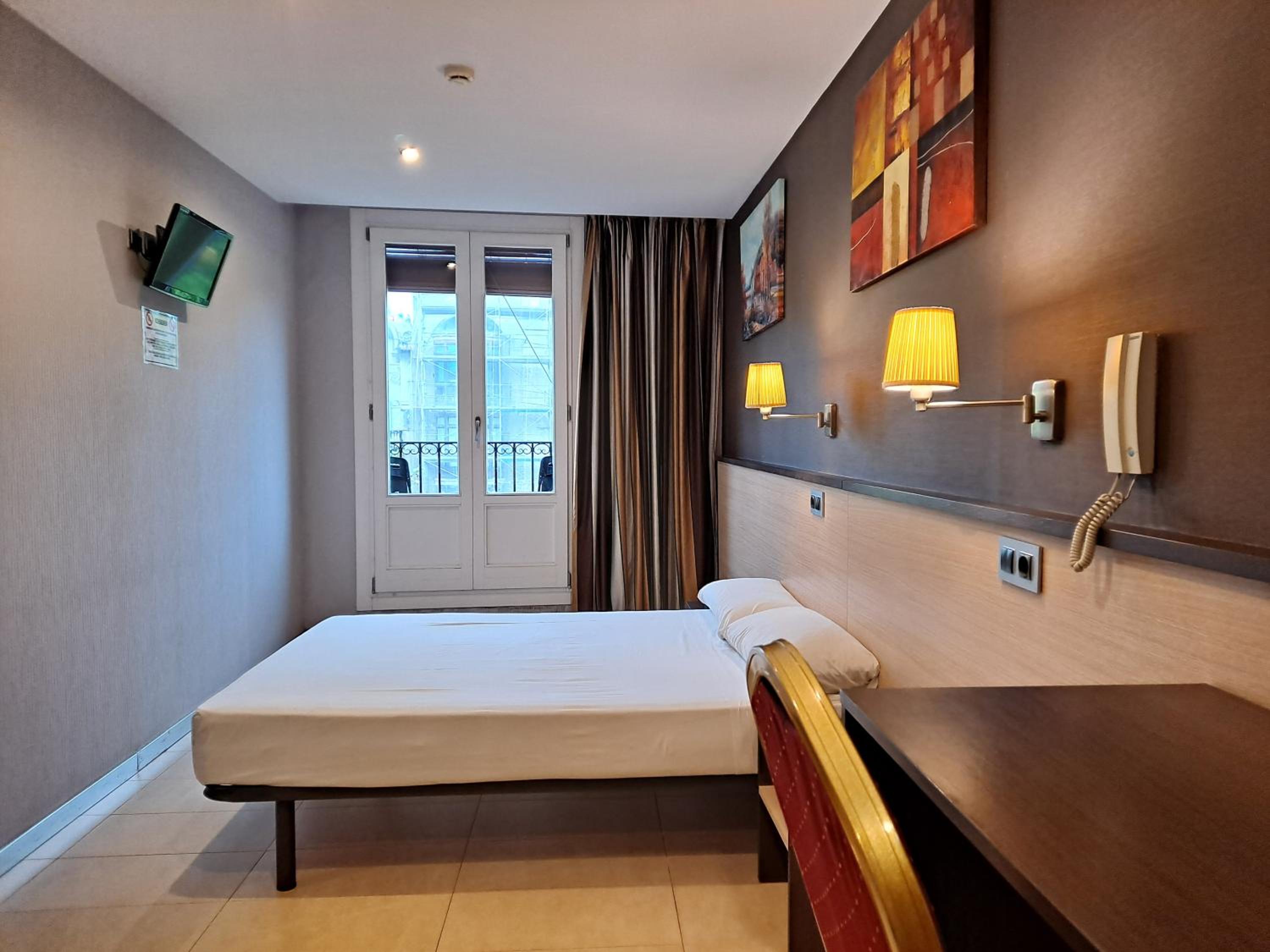 Double or Twin Room with View photo 2