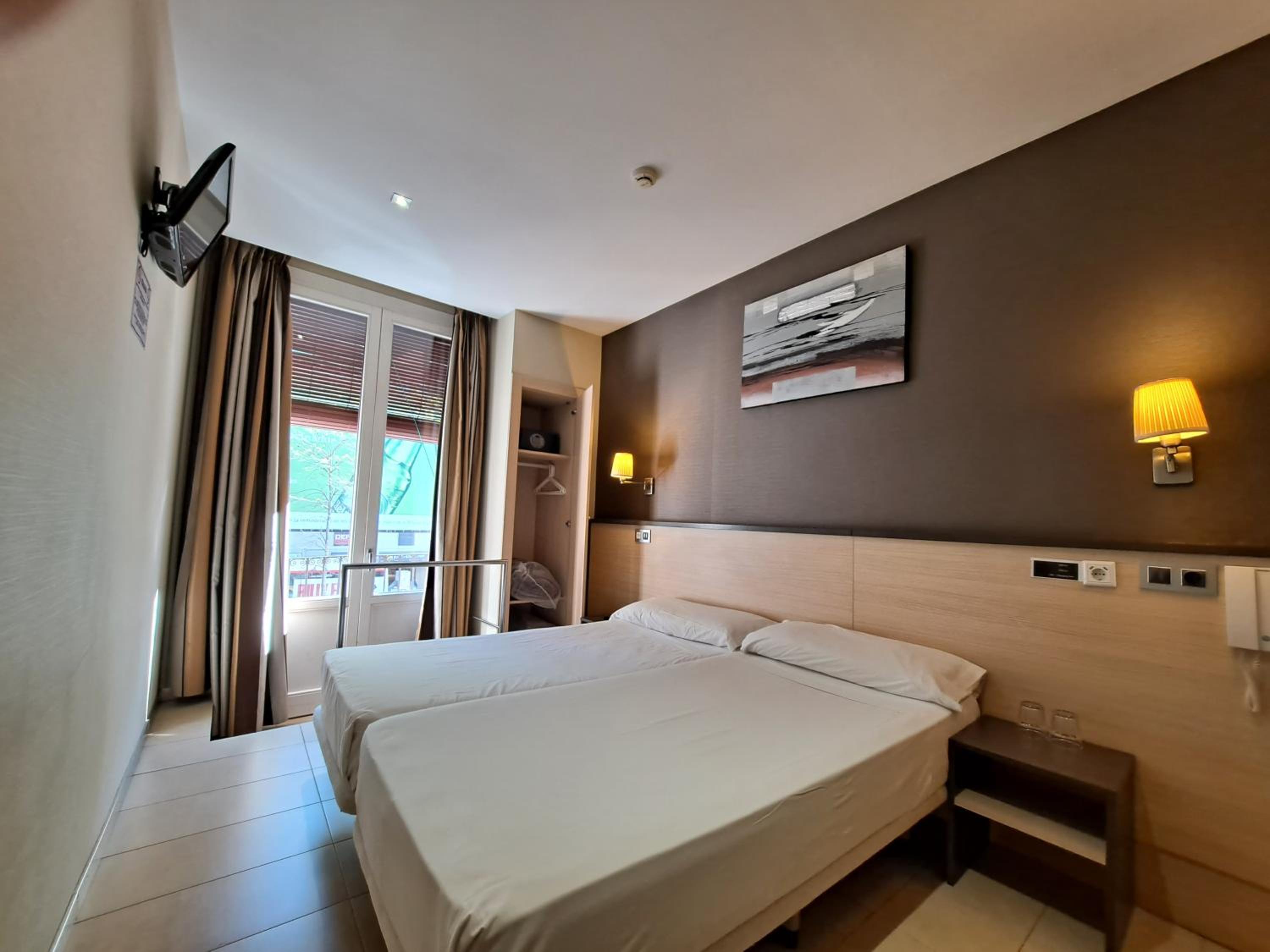Double or Twin Room with View photo 3