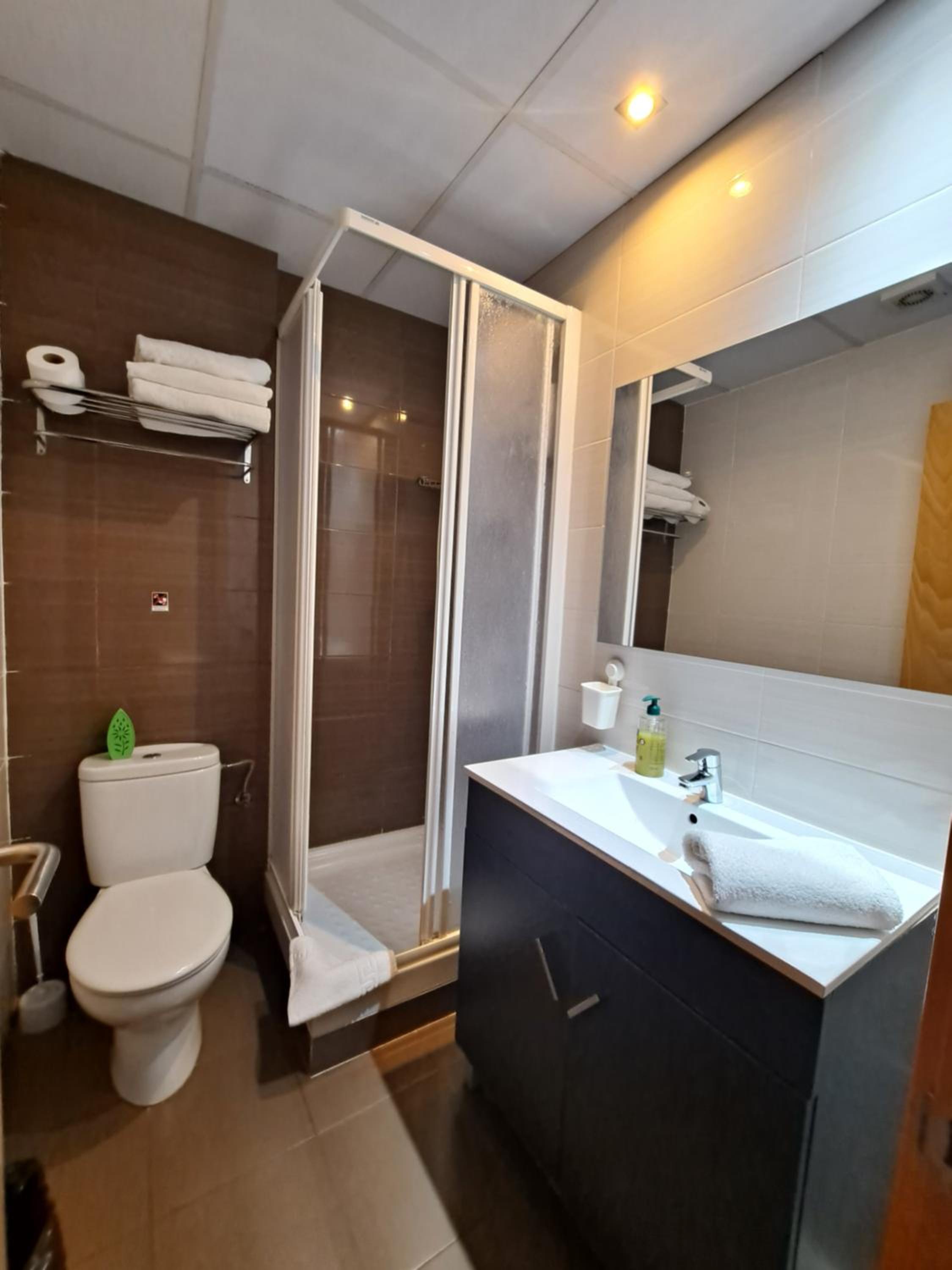 Double or Twin Room with Extra Bed photo 3