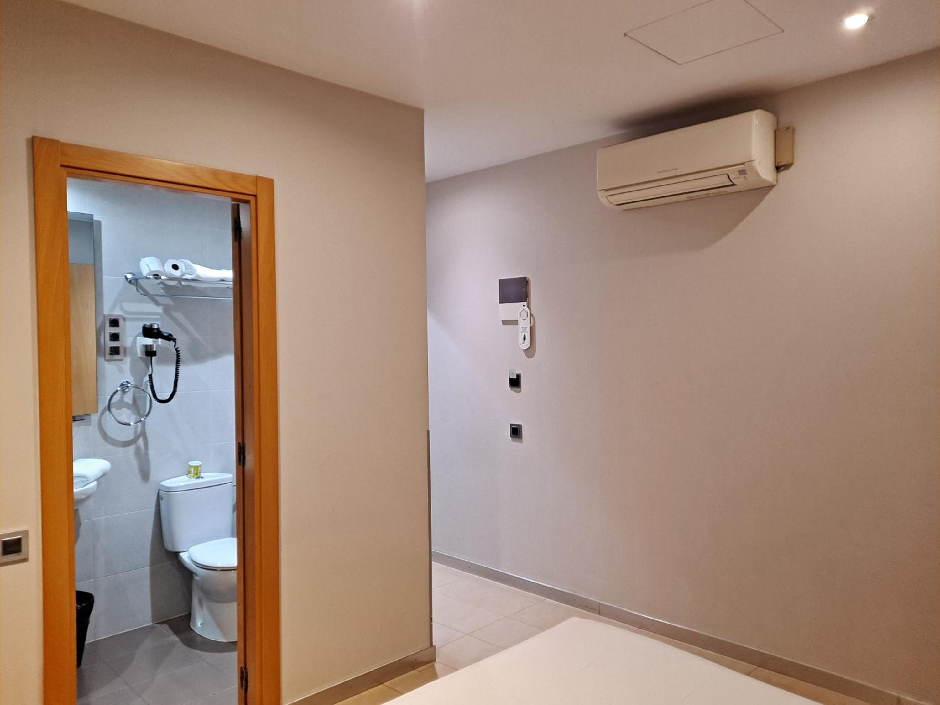 Double or Twin Room photo 2