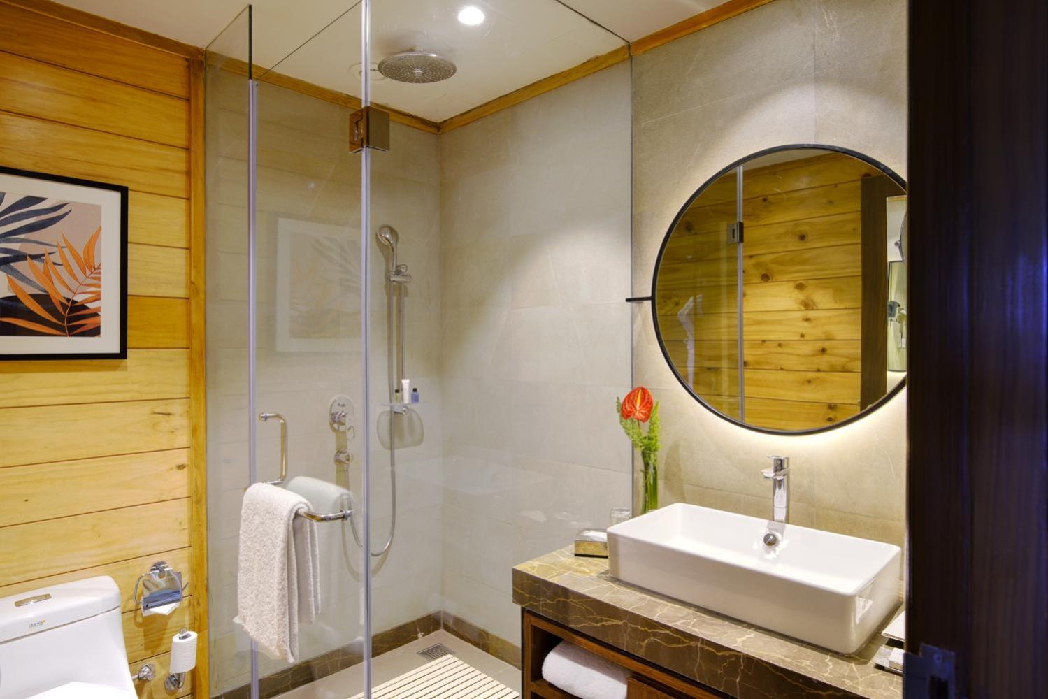 Junior Suite with Club Access - Photo 5
