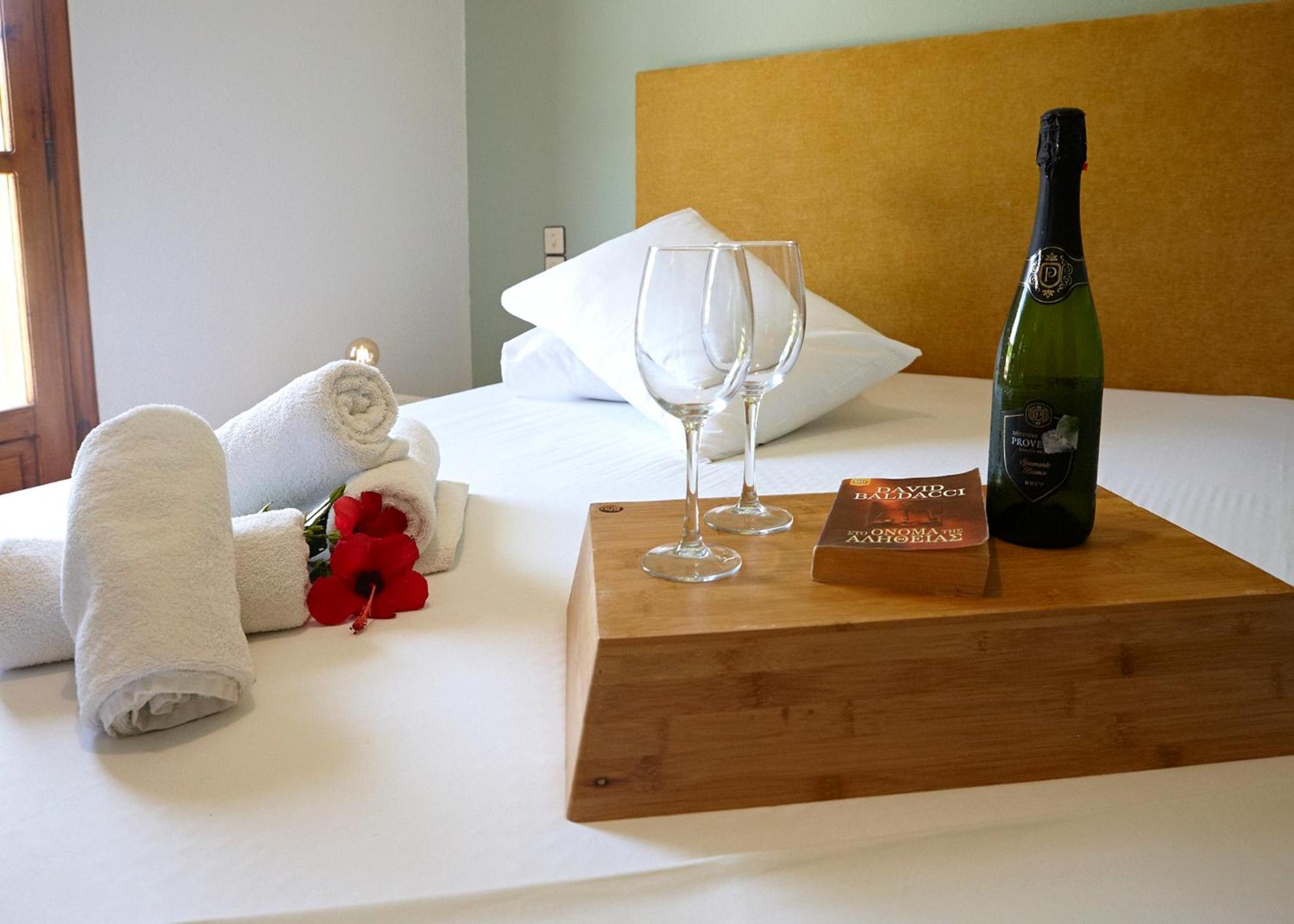 Triple Room with Balcony - Photo 6