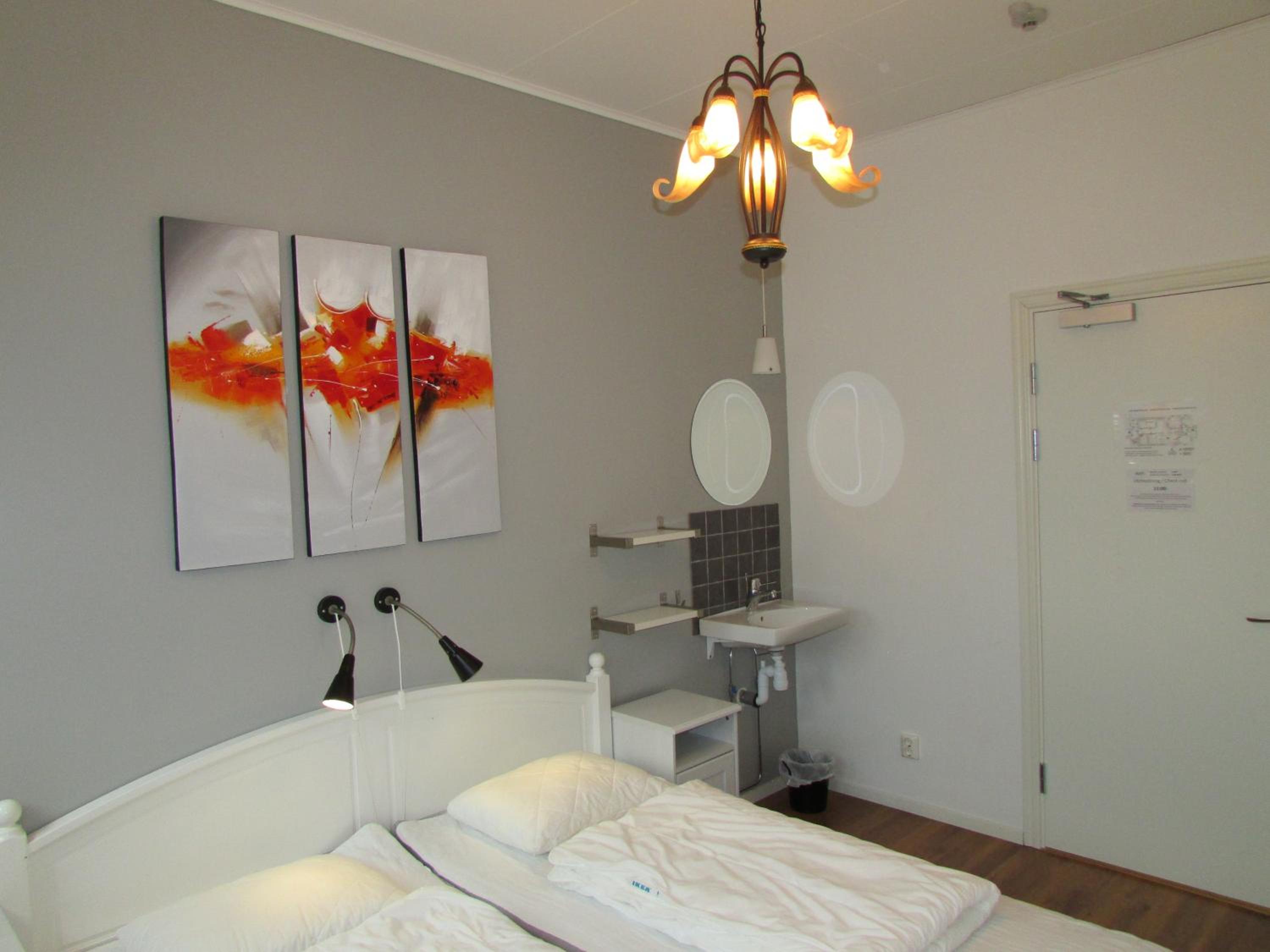 Double or Twin Room with Shared Bathroom photo 2