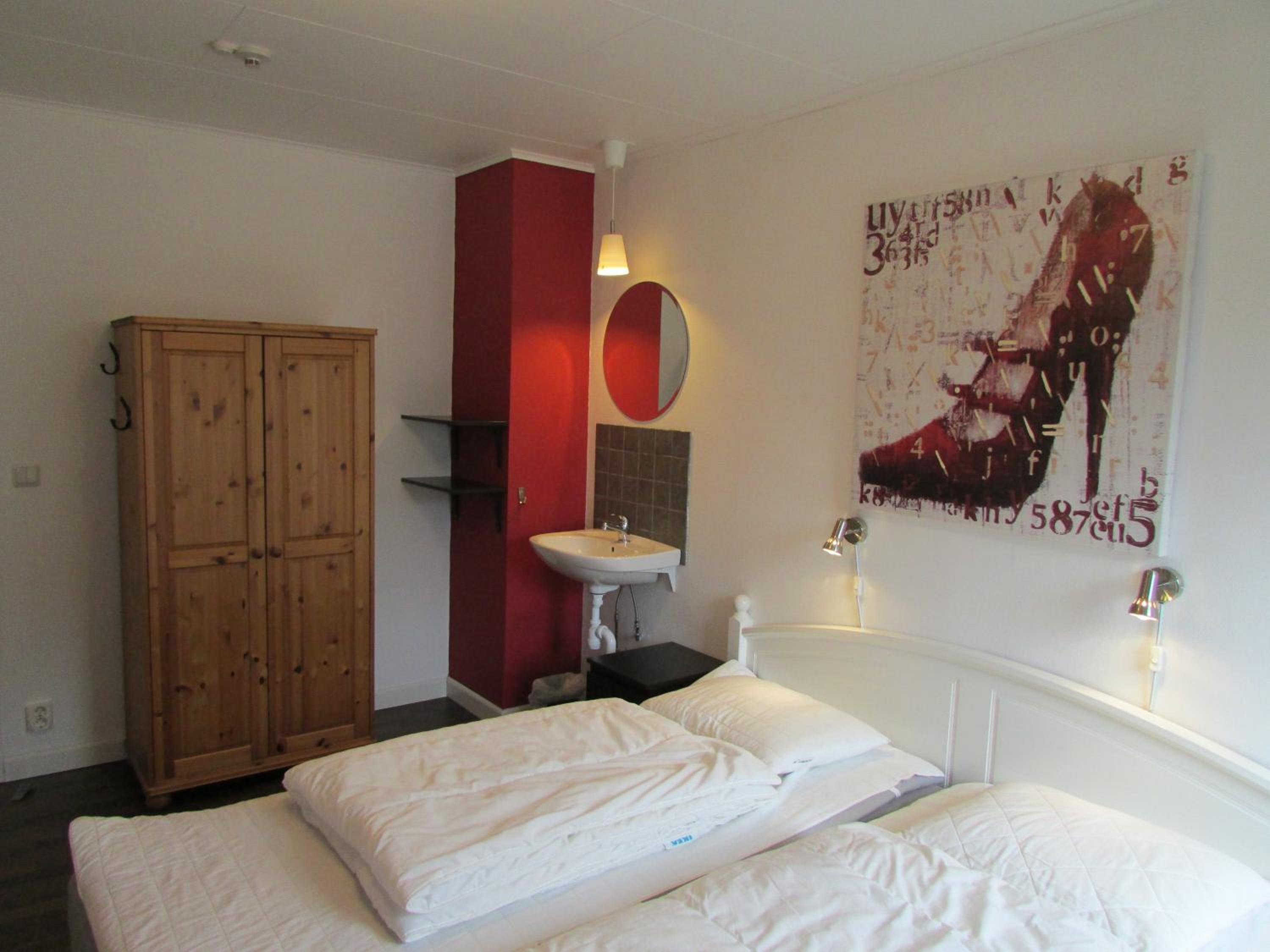 Double or Twin Room with Extra Bed - Photo 5