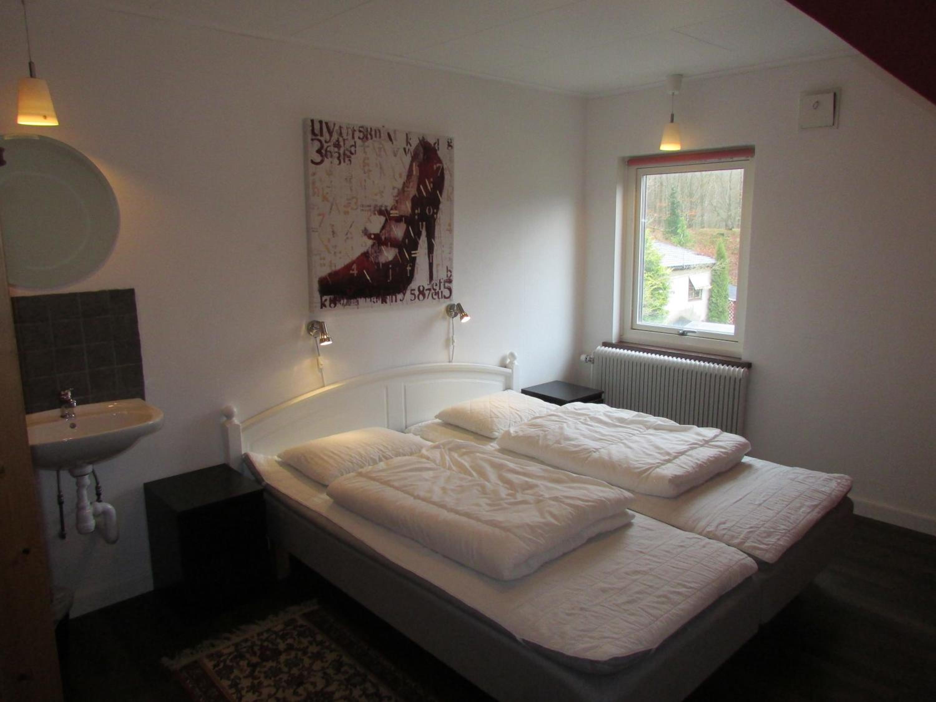 Double or Twin Room with Extra Bed - Photo 4