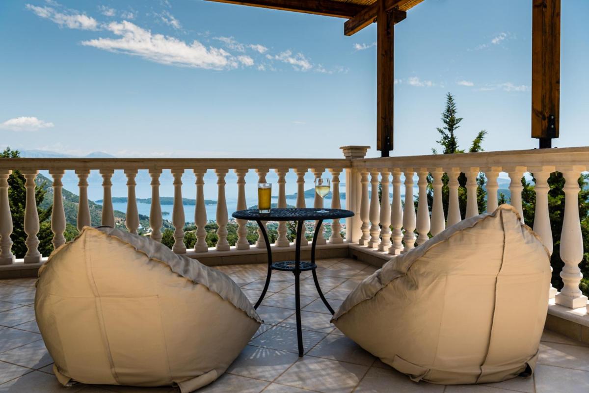 Villa with Sea View photo 2