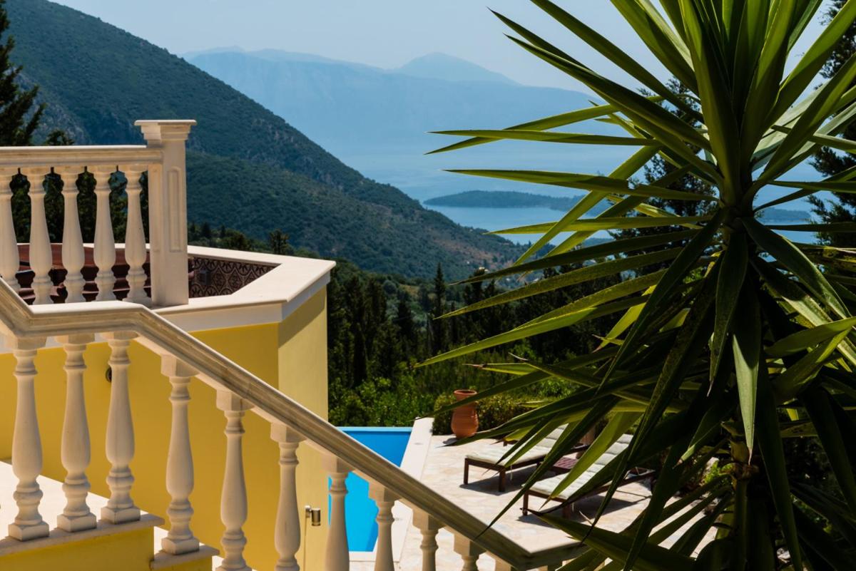 Villa with Sea View photo 3