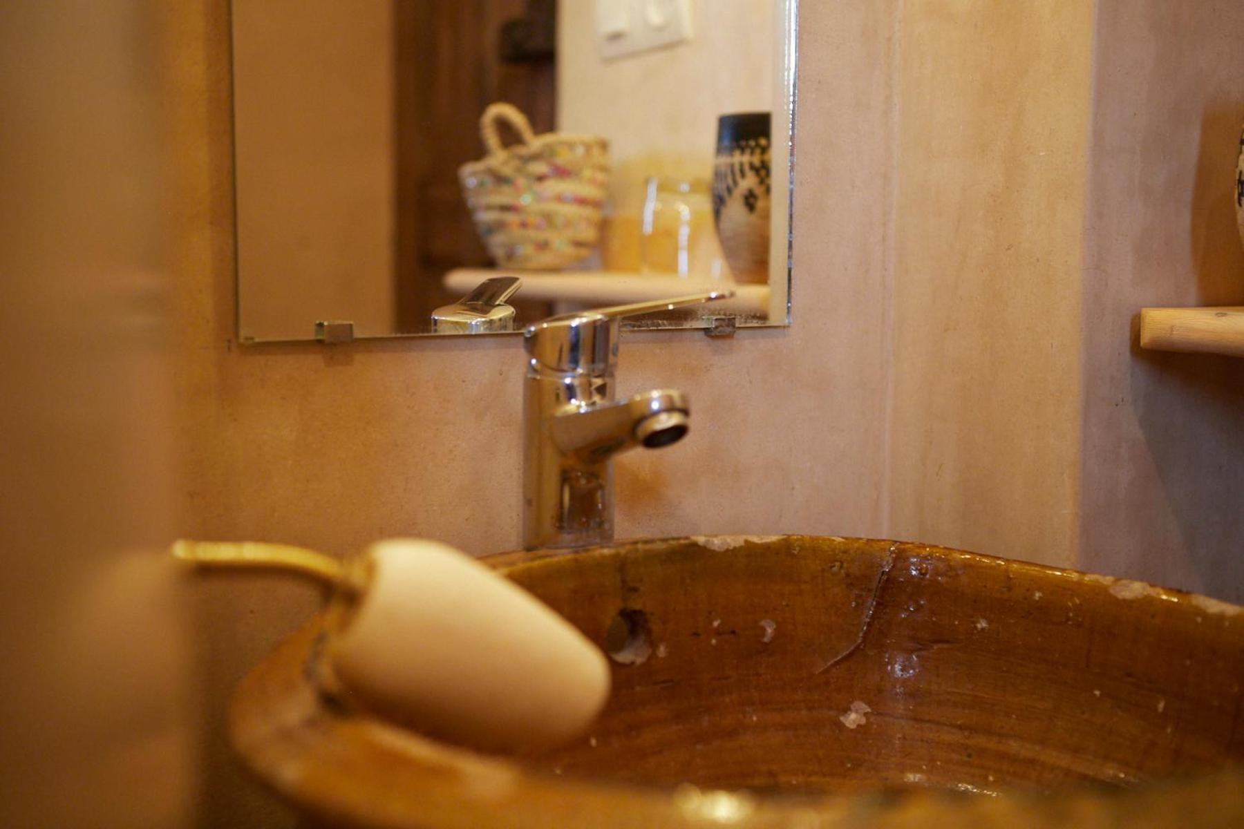 Double Room - Photo 11
