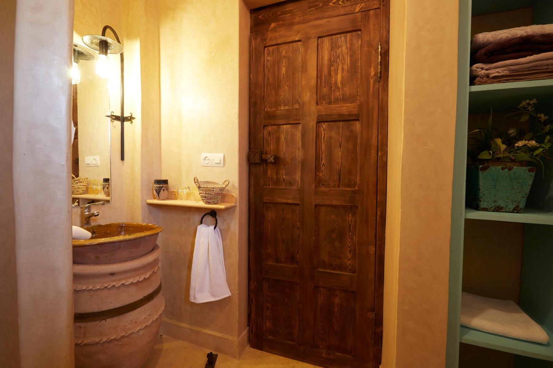 Double Room - Photo 23