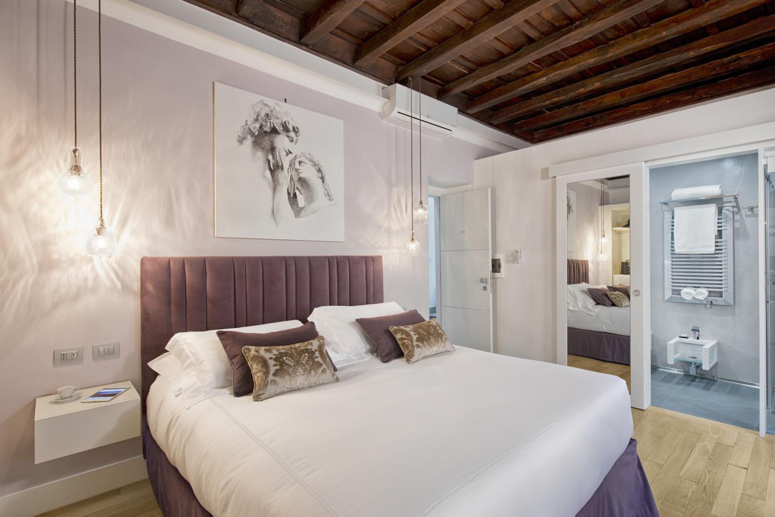 Deluxe Double Room with Balcony photo 1